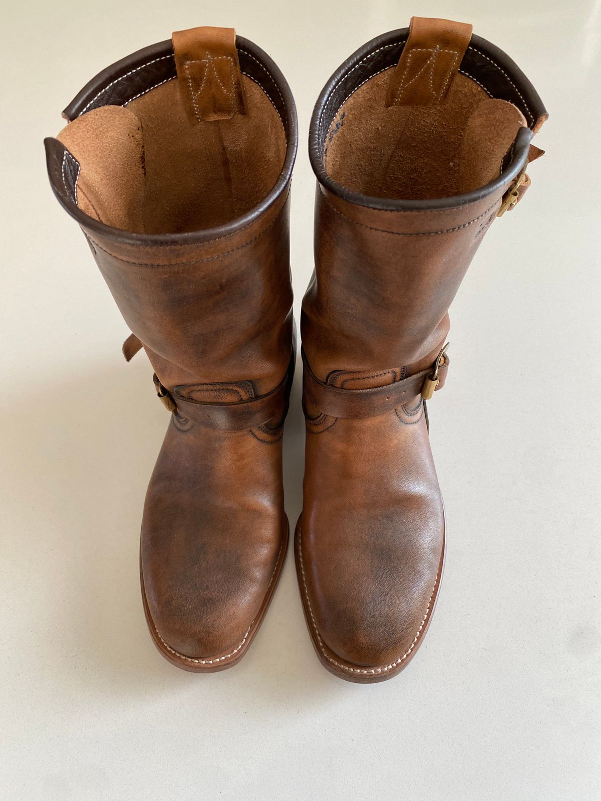 Photo by chris.8888 on May 18, 2025 of the Unsung U 22-2 Engineer Boot in Horween Chelsea Horsefront.