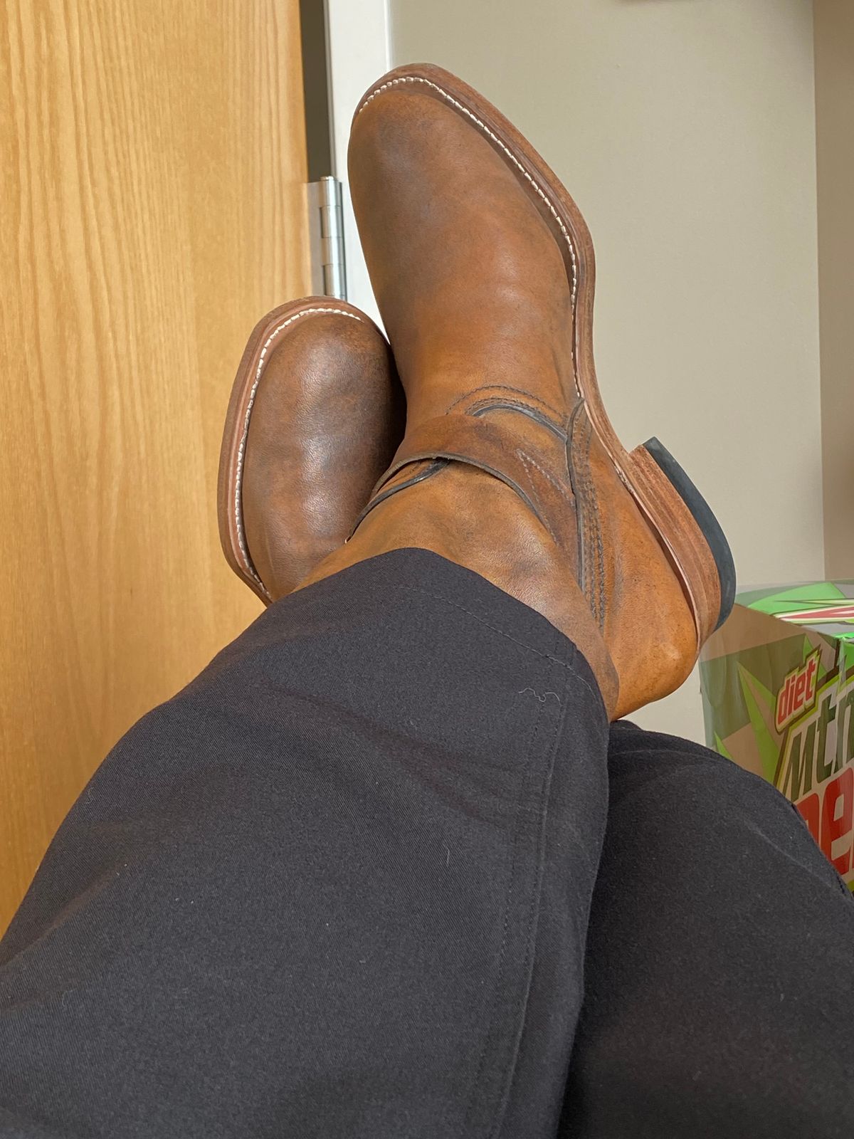 Photo by chris.8888 on June 2, 2025 of the Unsung U 22-2 Engineer Boot in Horween Chelsea Horsefront.