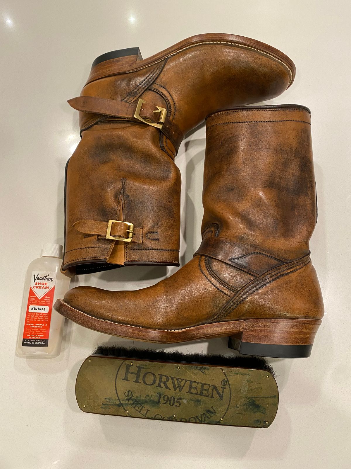 Photo by chris.8888 on June 16, 2025 of the Unsung U 22-2 Engineer Boot in Horween Chelsea Horsefront.