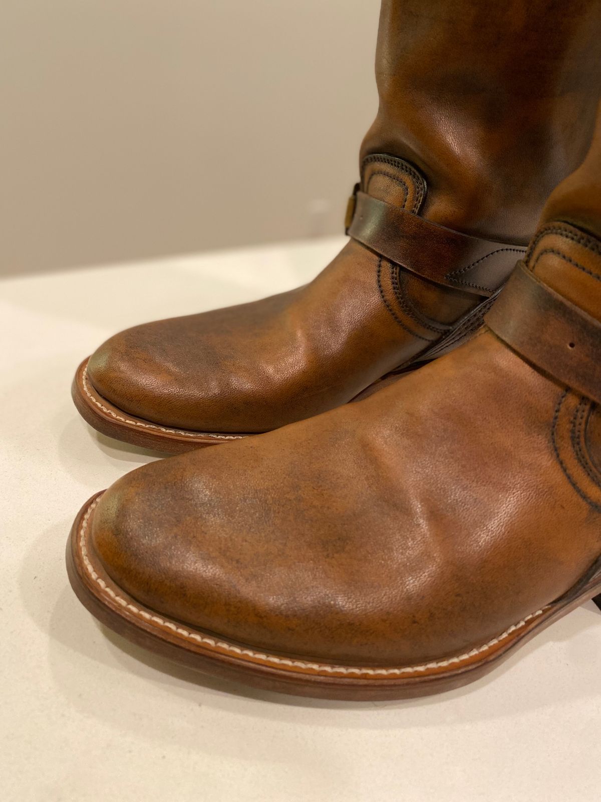 Photo by chris.8888 on June 16, 2025 of the Unsung U 22-2 Engineer Boot in Horween Chelsea Horsefront.