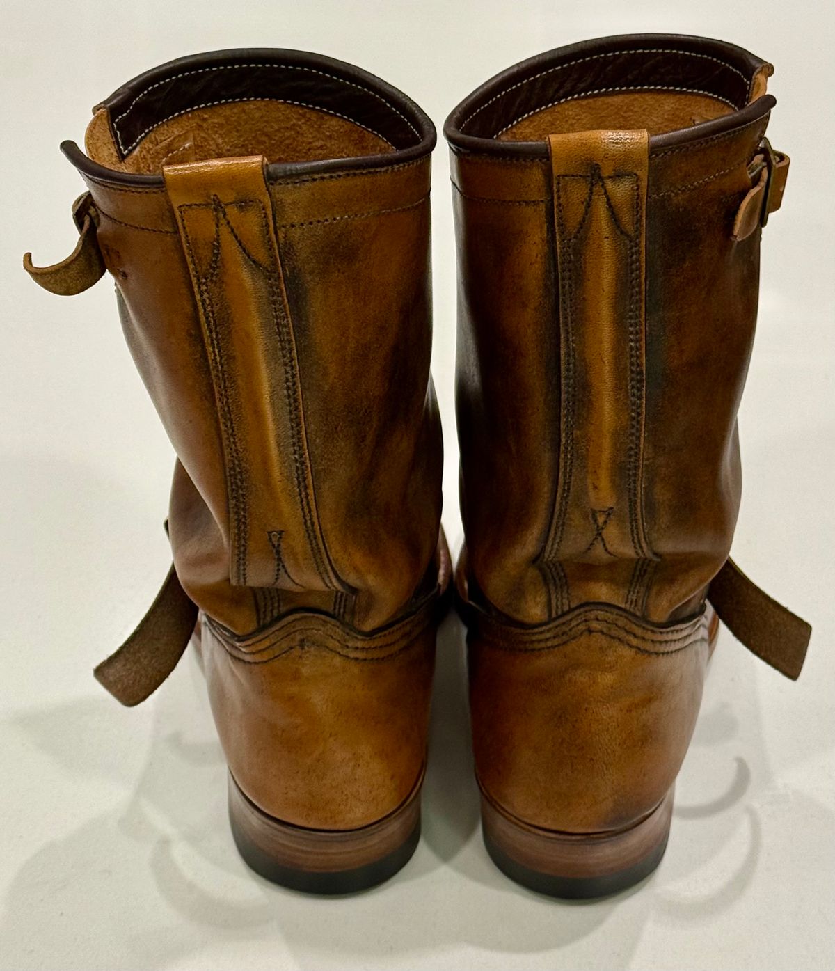 Photo by chris.8888 on September 14, 2025 of the Unsung U 22-2 Engineer Boot in Horween Chelsea Horsefront.