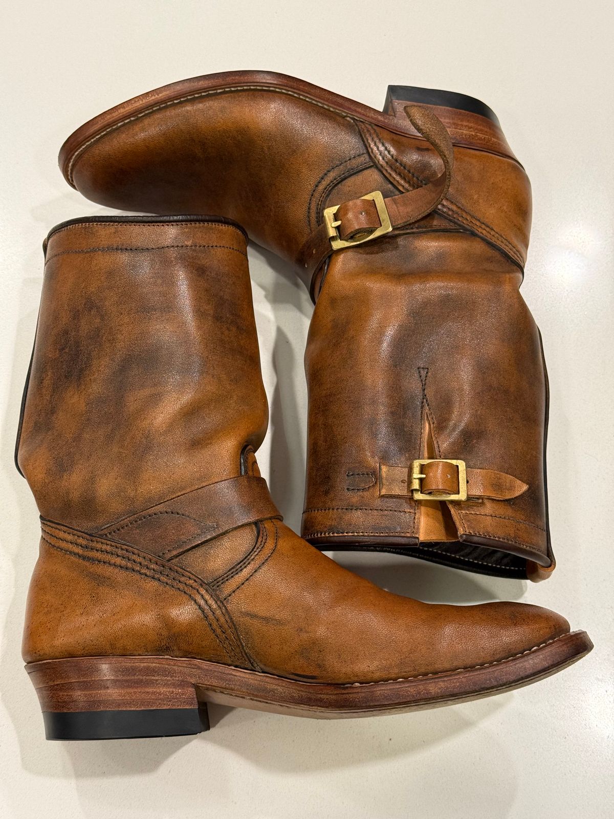 Photo by chris.8888 on September 14, 2025 of the Unsung U 22-2 Engineer Boot in Horween Chelsea Horsefront.