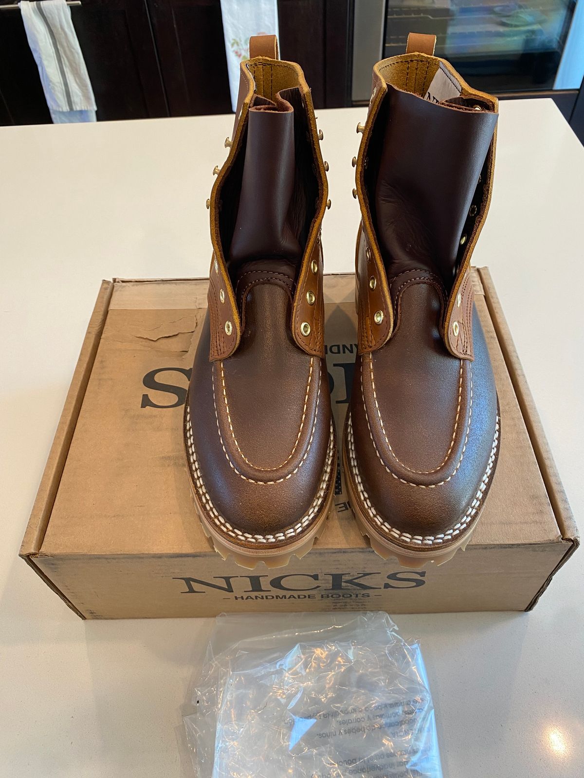 Photo by chris.8888 on May 10, 2025 of the Nicks x Parkhurst V3 in Horween Spokane Honey Smooth/Waxed.