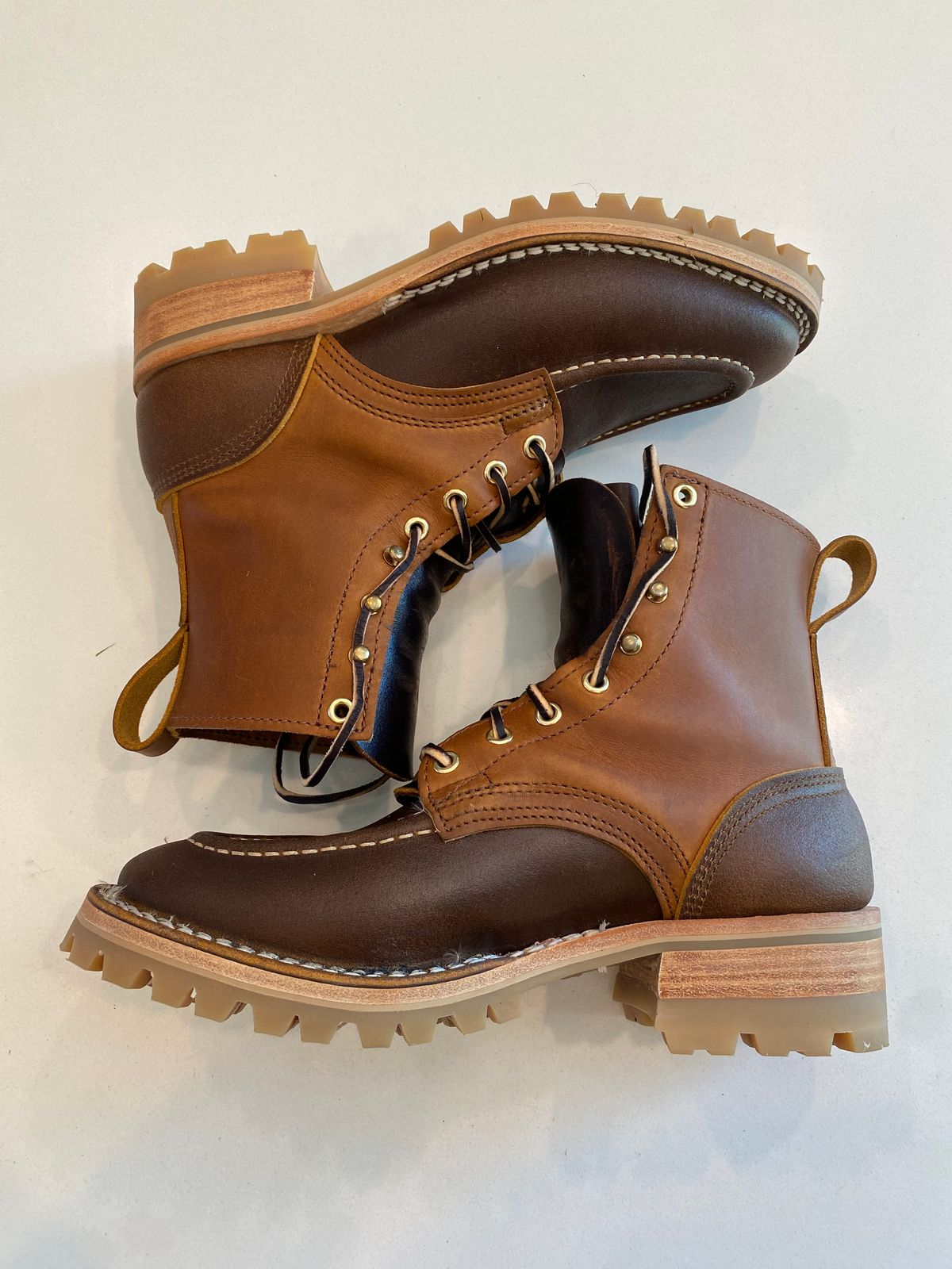 Photo by chris.8888 on May 23, 2025 of the Nicks x Parkhurst V3 in Horween Spokane Honey Smooth/Waxed.