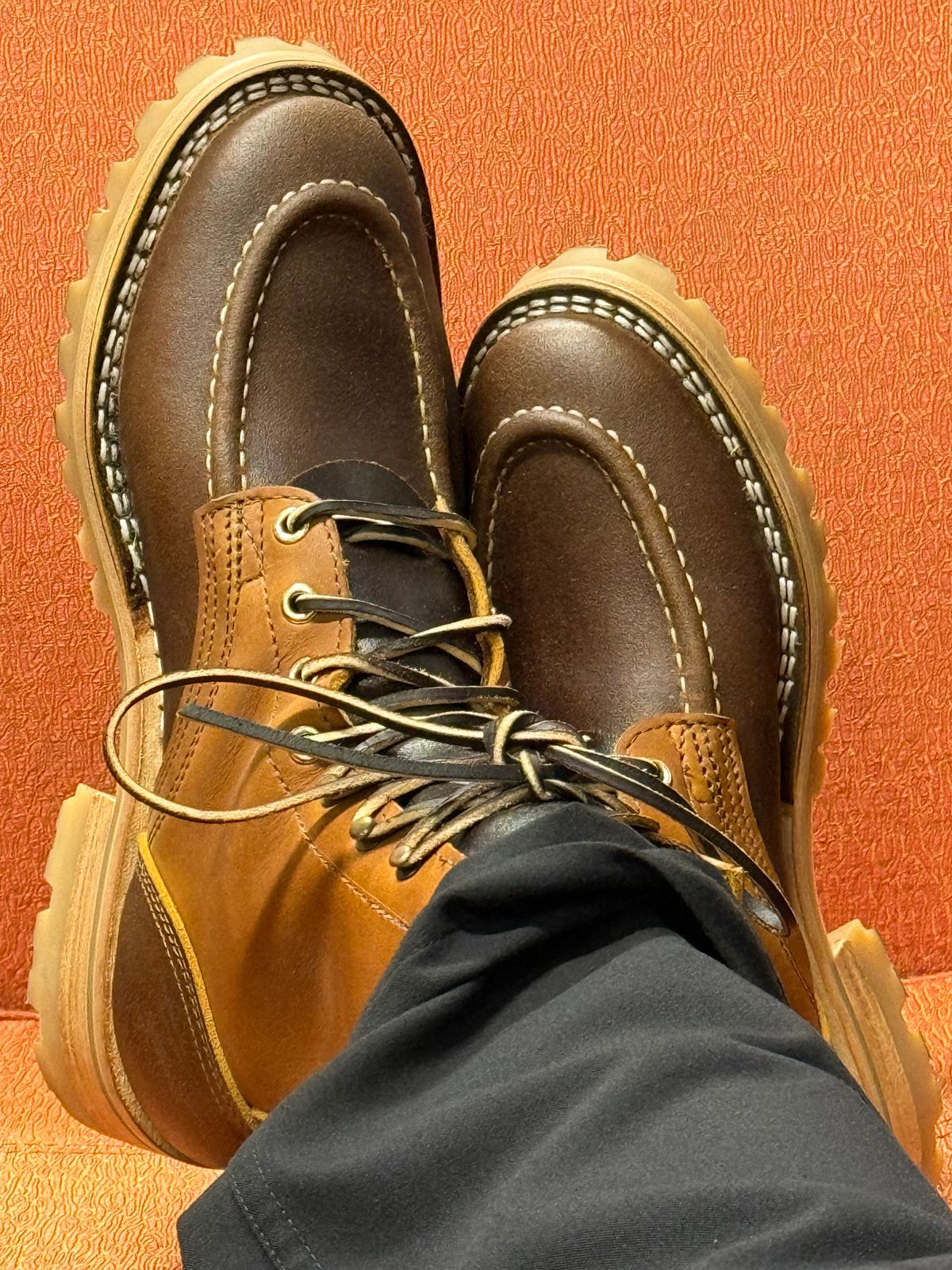 Photo by chris.8888 on September 19, 2025 of the Nicks x Parkhurst V3 in Horween Spokane Honey Smooth/Waxed.