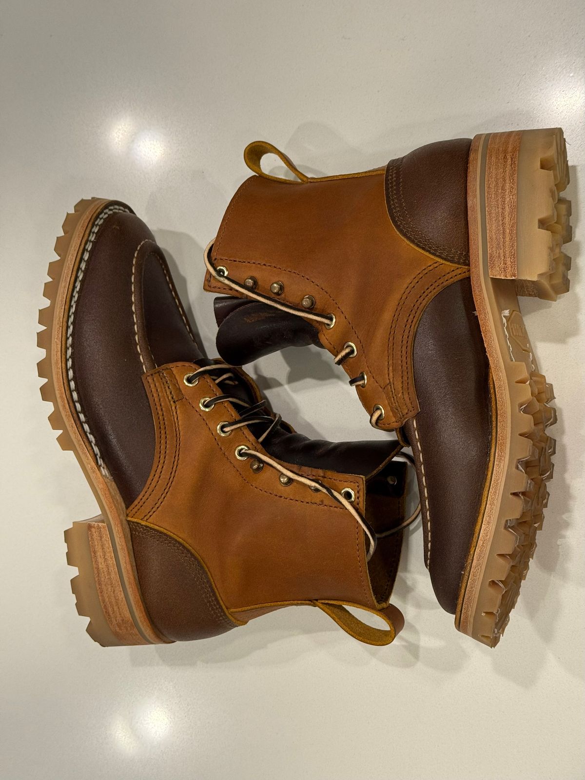 Photo by chris.8888 on September 20, 2025 of the Nicks x Parkhurst V3 in Horween Spokane Honey Smooth/Waxed.