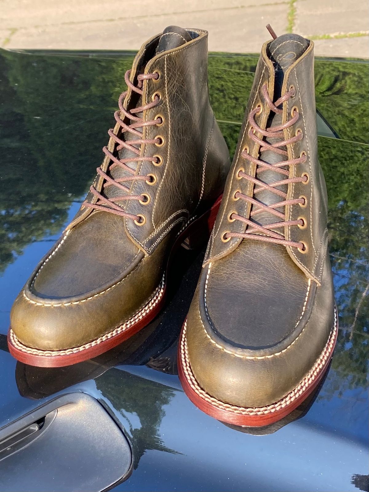 Photo by chris.8888 on July 11, 2024 of the Caswell Boot Company Danville in Gallun Olive Teton Stag.