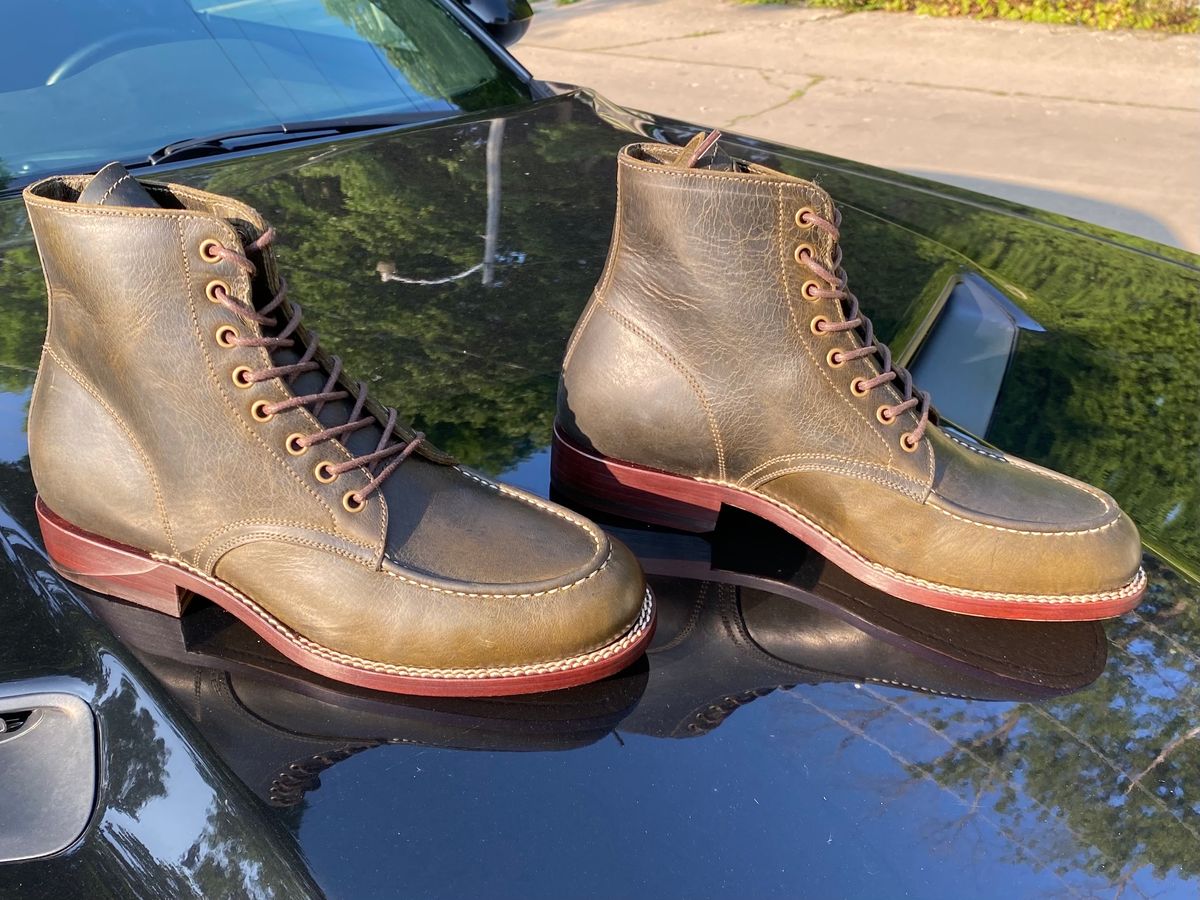 Photo by chris.8888 on July 11, 2024 of the Caswell Boot Company Danville in Gallun Olive Teton Stag.