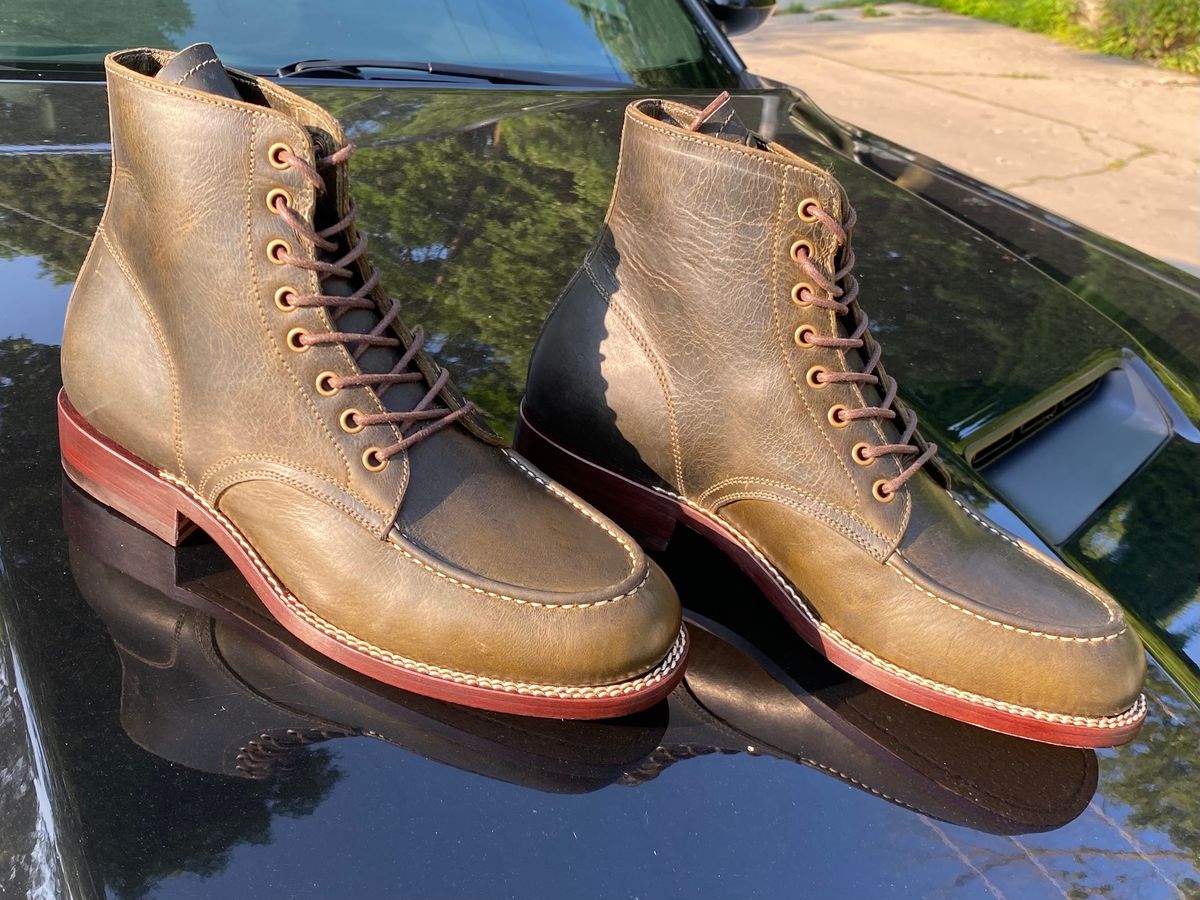 Photo by chris.8888 on July 11, 2024 of the Caswell Boot Company Danville in Gallun Olive Teton Stag.