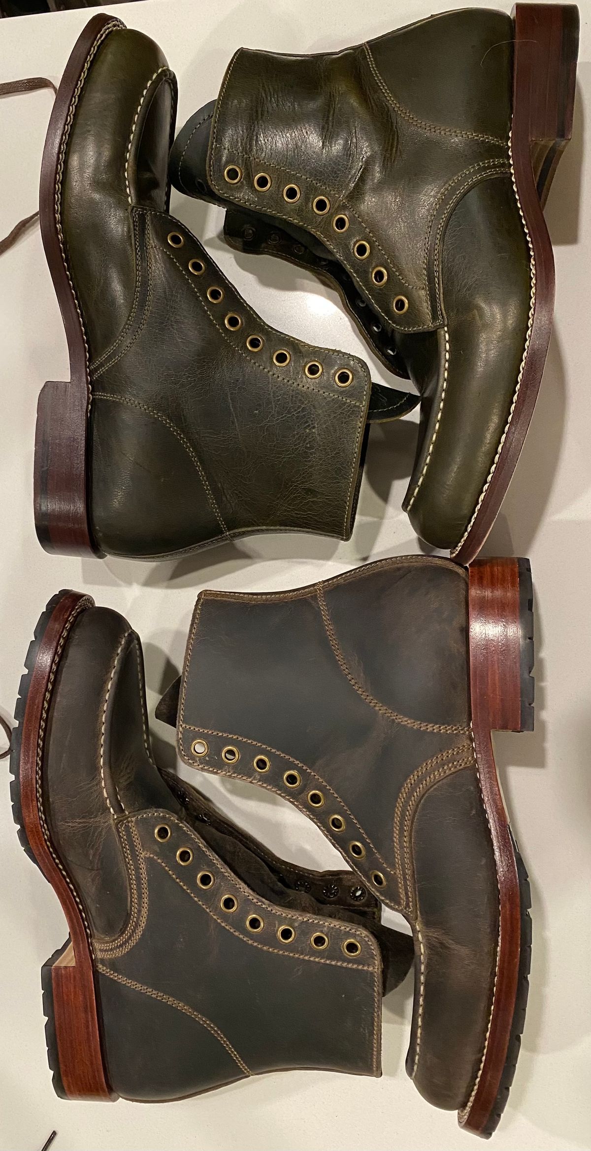 Photo by chris.8888 on December 15, 2024 of the Caswell Boot Company Danville in Gallun Olive Teton Stag.