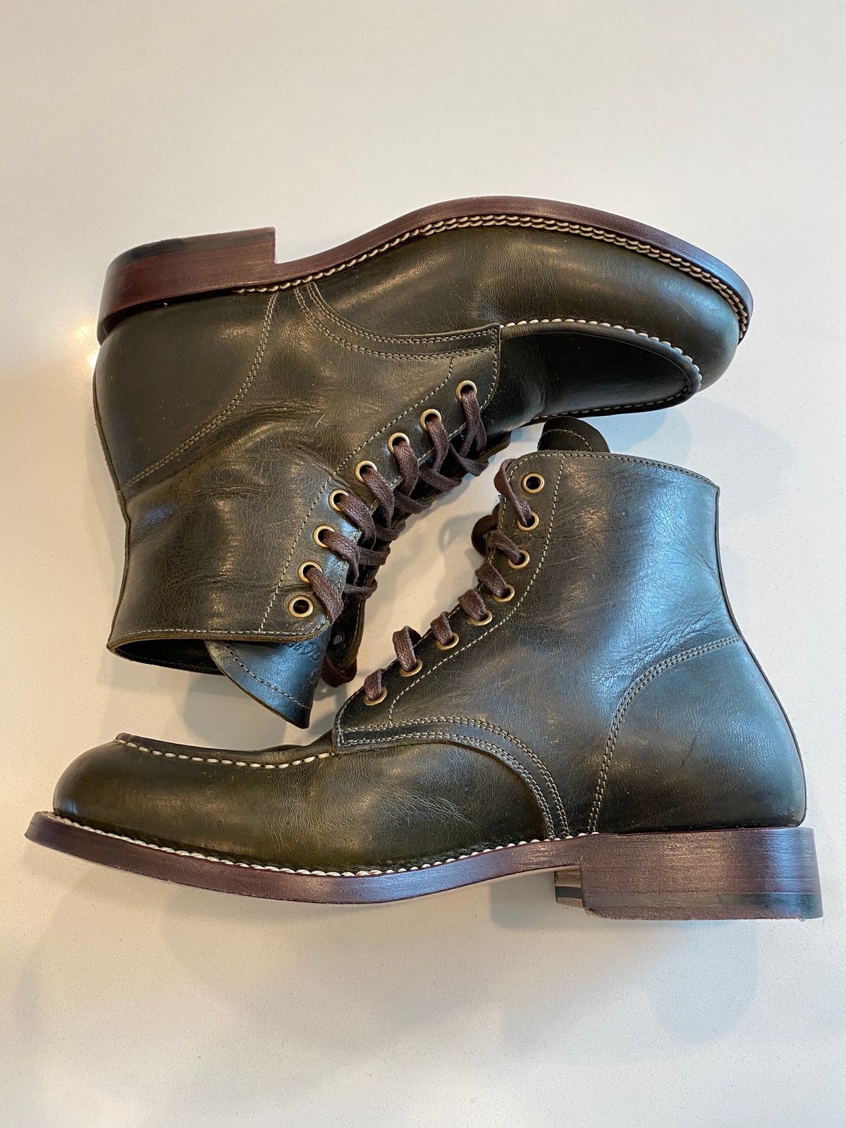 Photo by chris.8888 on May 2, 2025 of the Caswell Boot Company Danville in Gallun Olive Teton Stag.