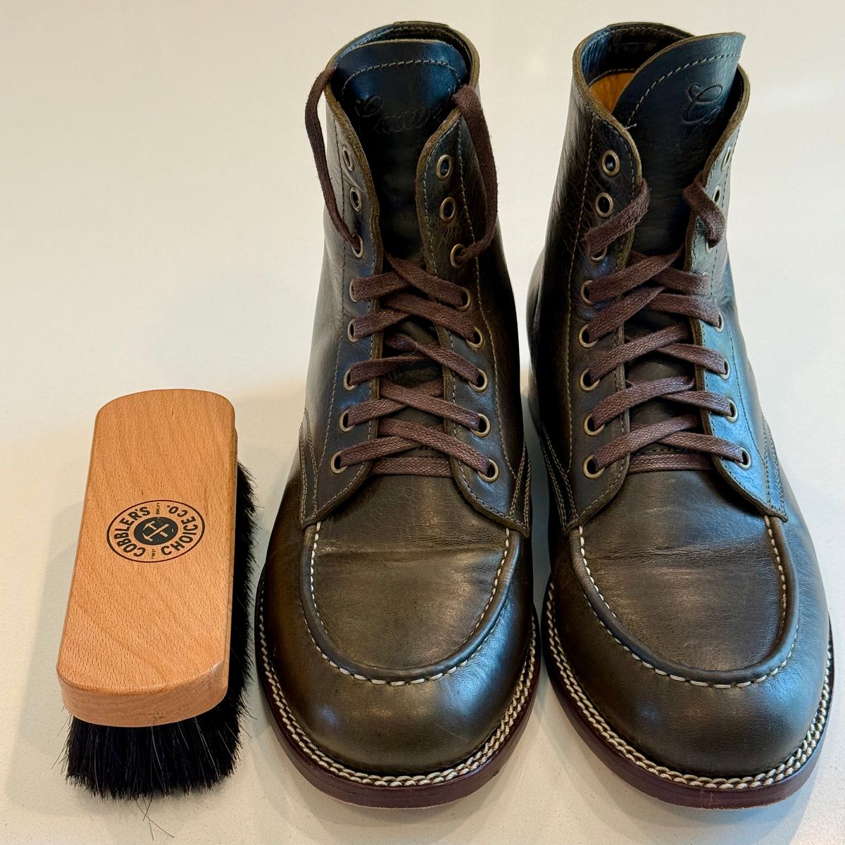 Photo by chris.8888 on September 18, 2025 of the Caswell Boot Company Danville in Gallun Olive Teton Stag.