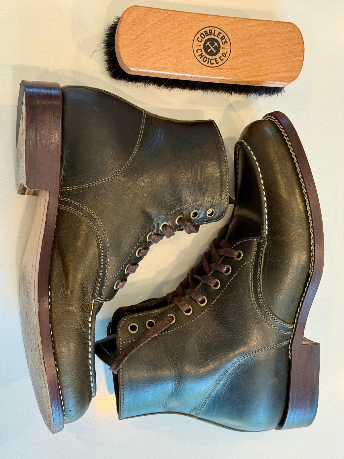Photo by chris.8888 on September 18, 2025 of the Caswell Boot Company Danville in Gallun Olive Teton Stag.