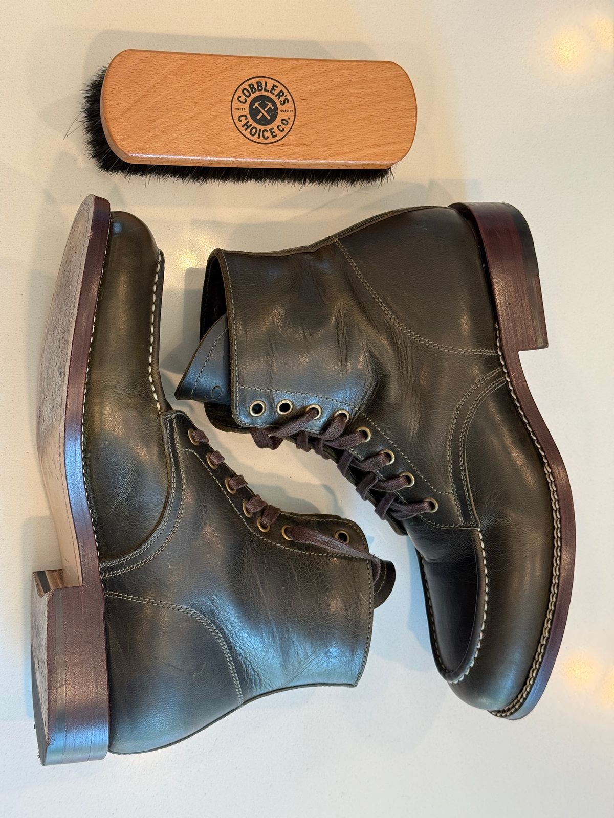 Photo by chris.8888 on September 18, 2025 of the Caswell Boot Company Danville in Gallun Olive Teton Stag.