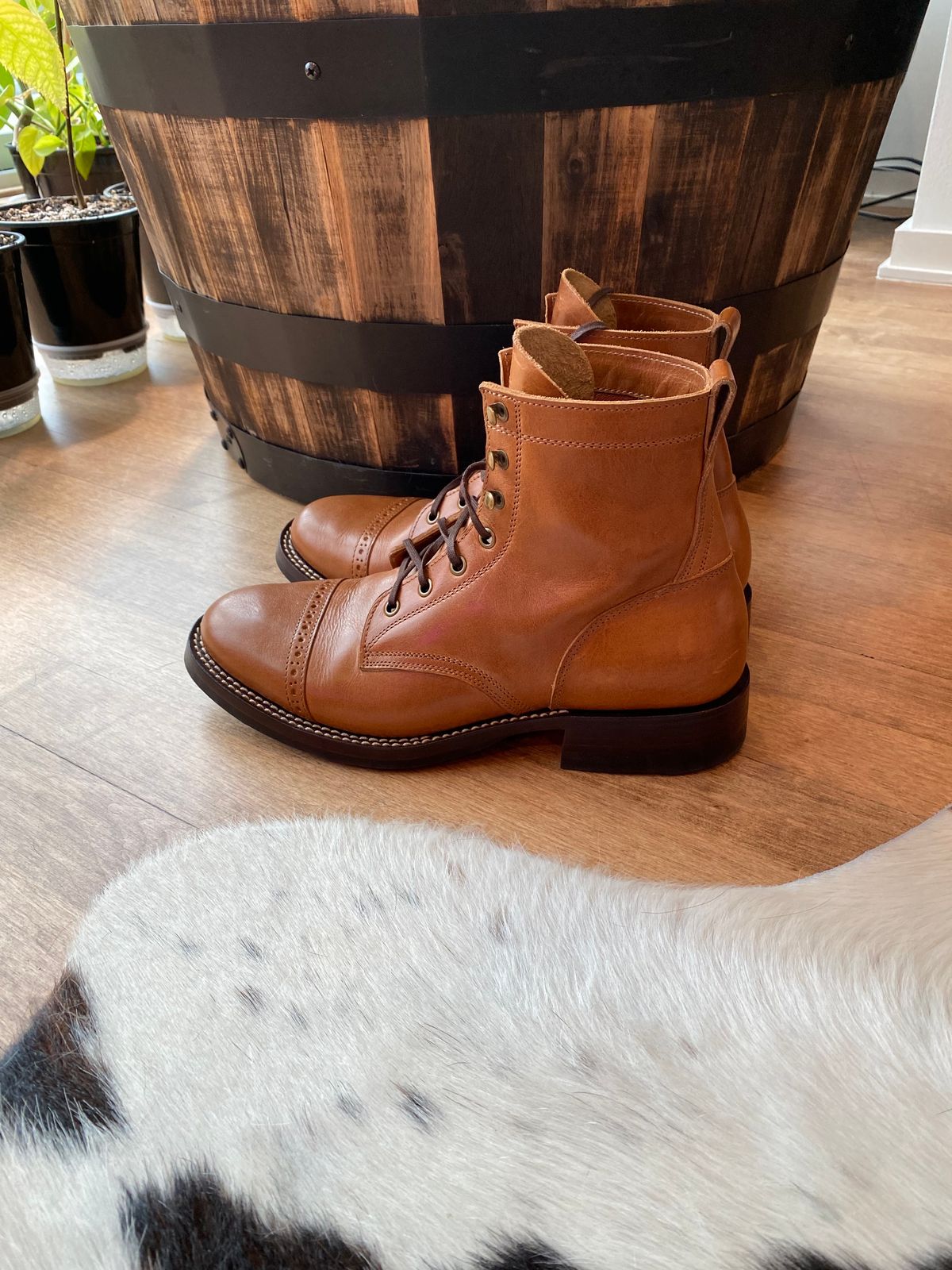 Photo by chris.8888 on November 3, 2024 of the Caswell Boot Company Garrett in Gallun Big Sky Natural Calf.