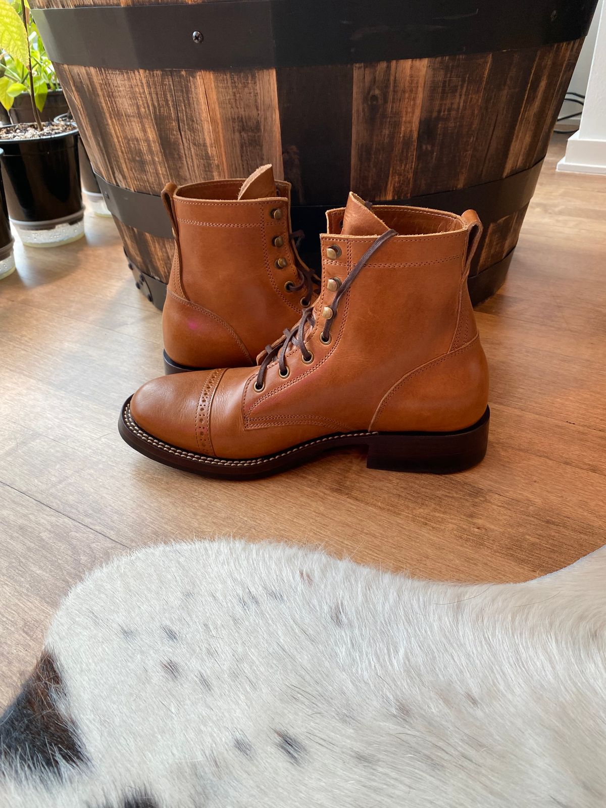 Photo by chris.8888 on November 3, 2024 of the Caswell Boot Company Garrett in Gallun Big Sky Natural Calf.