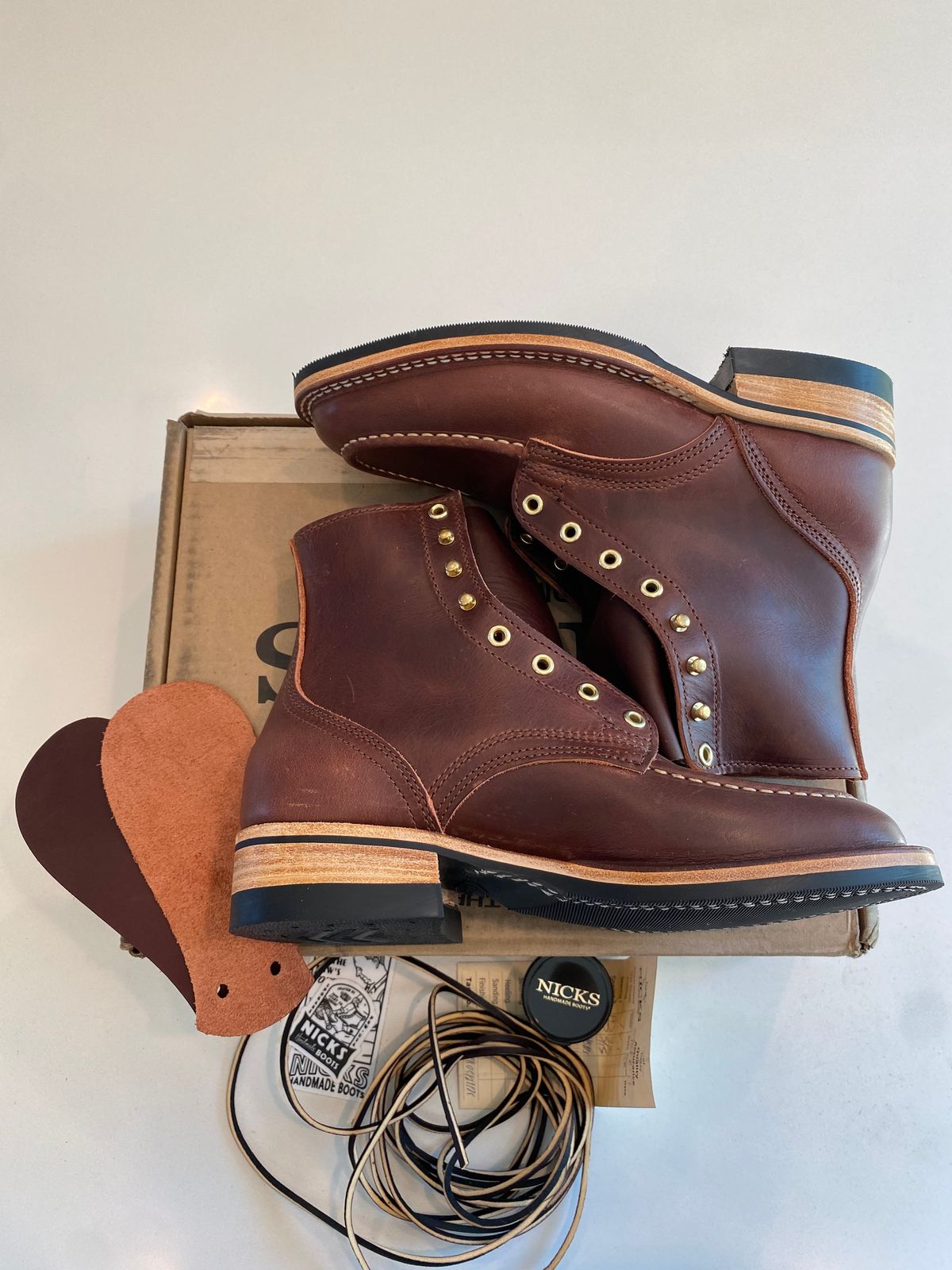 Photo by chris.8888 on May 25, 2025 of the Nicks x Parkhurst V3 in Horween Timber Roanoke.