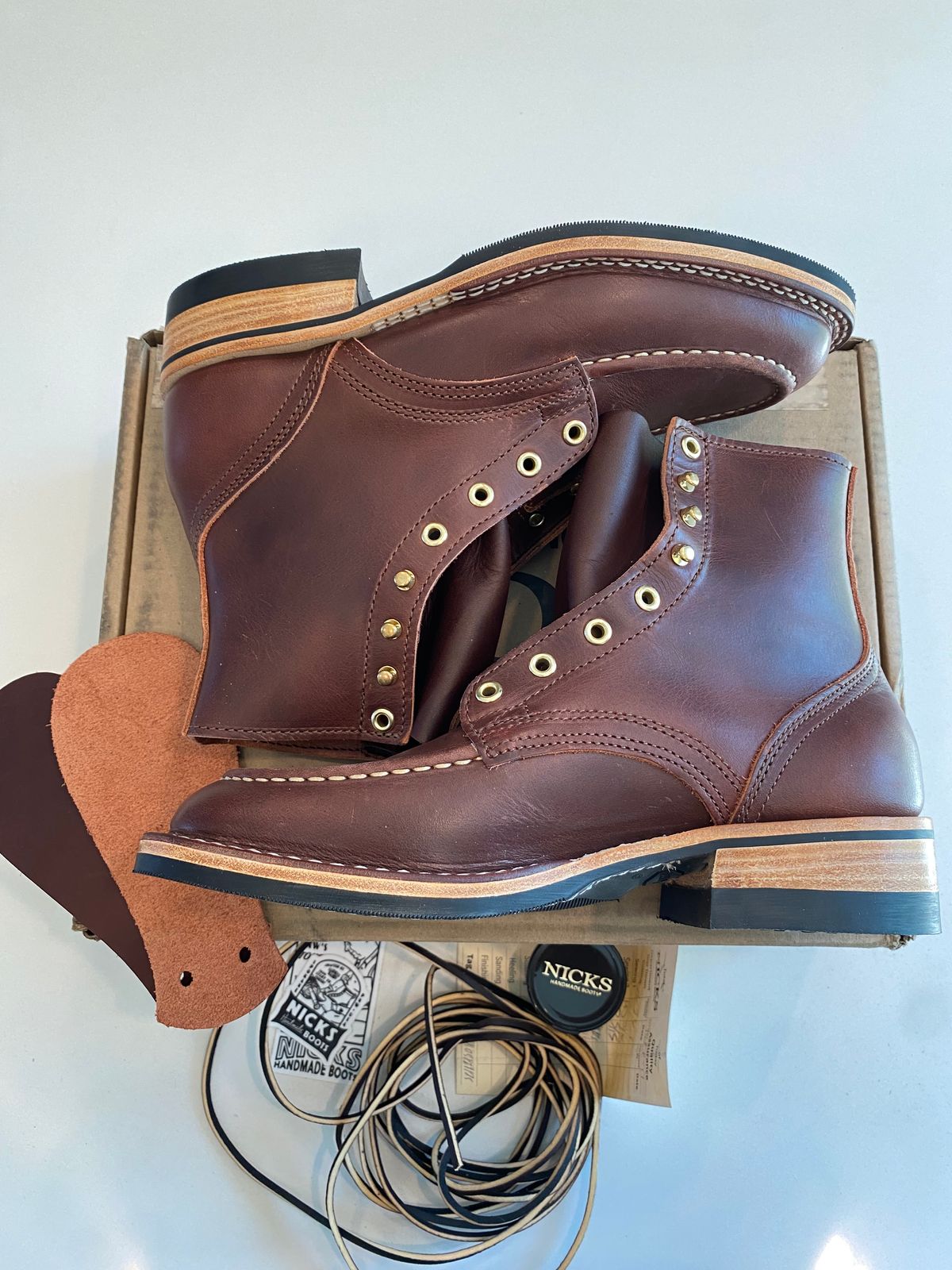 Photo by chris.8888 on May 25, 2025 of the Nicks x Parkhurst V3 in Horween Timber Roanoke.