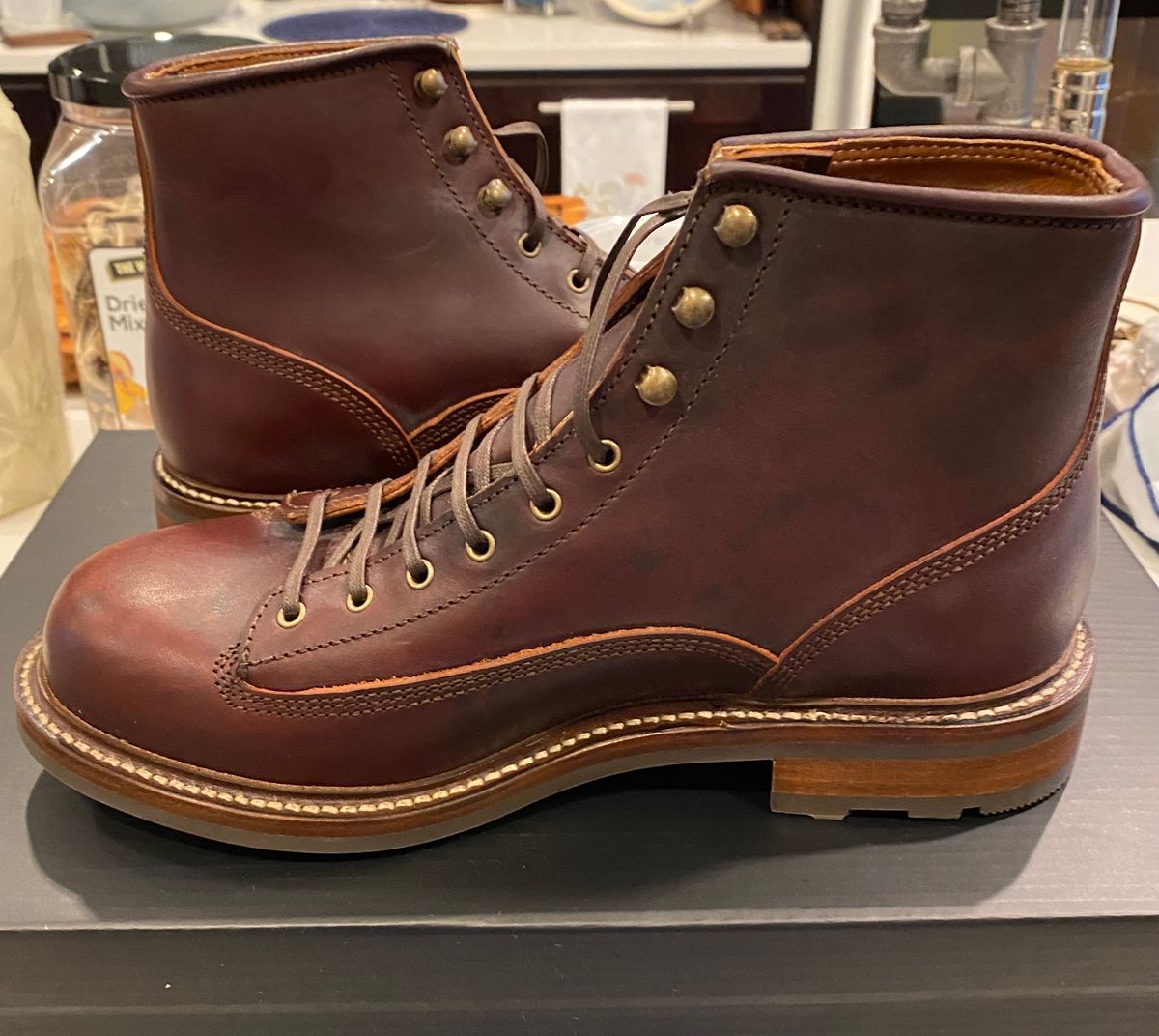 Photo by chris.8888 on December 6, 2024 of the Caswell Boot Company Carver II in Wickett & Craig Chestnut Oiled Latigo.