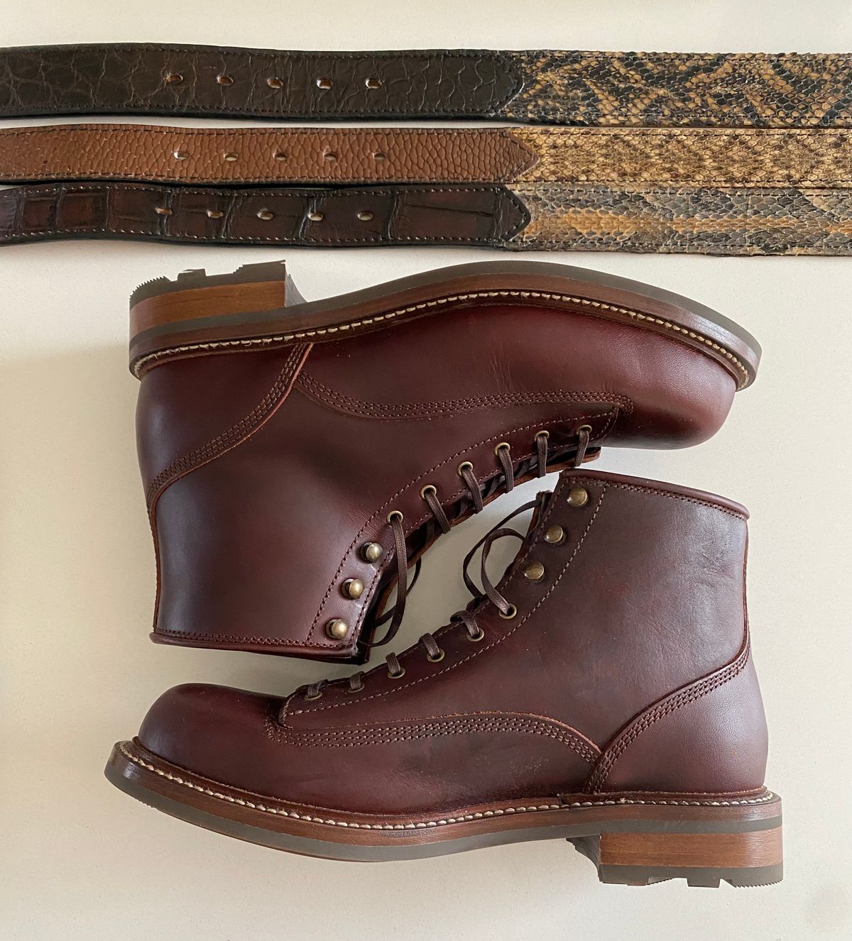 Photo by chris.8888 on March 26, 2025 of the Caswell Boot Company Carver II in Wickett & Craig Chestnut Oiled Latigo.