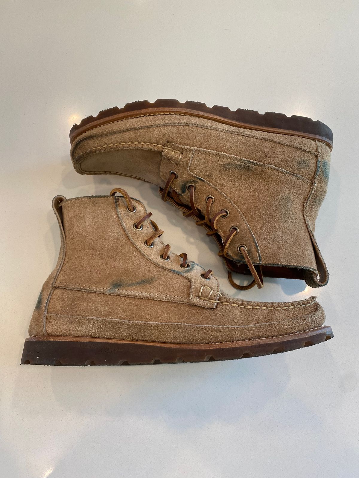 Photo by chris.8888 on May 10, 2025 of the Rancourt & Co. Harrison Boot in Horween Khaki Orion.