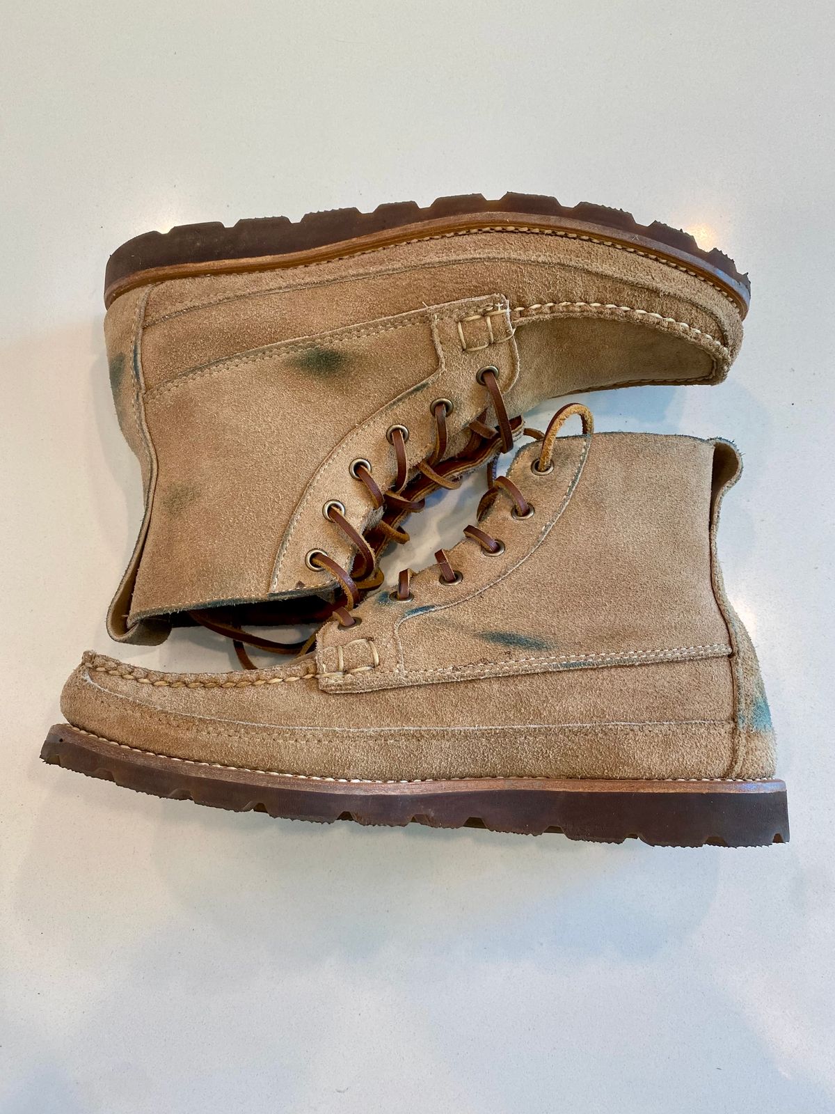 Photo by chris.8888 on May 10, 2025 of the Rancourt & Co. Harrison Boot in Horween Khaki Orion.