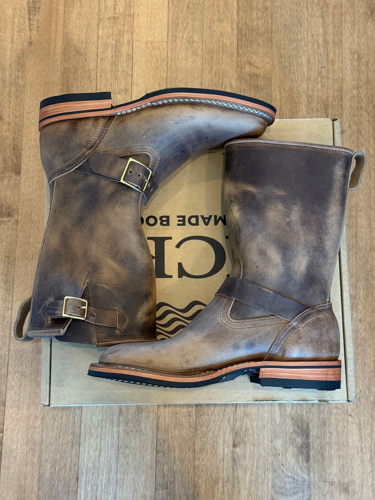 Photo by chris.8888 on September 27, 2025 of the Nicks x Parkhurst Brakeman in Horween Natural Predator.