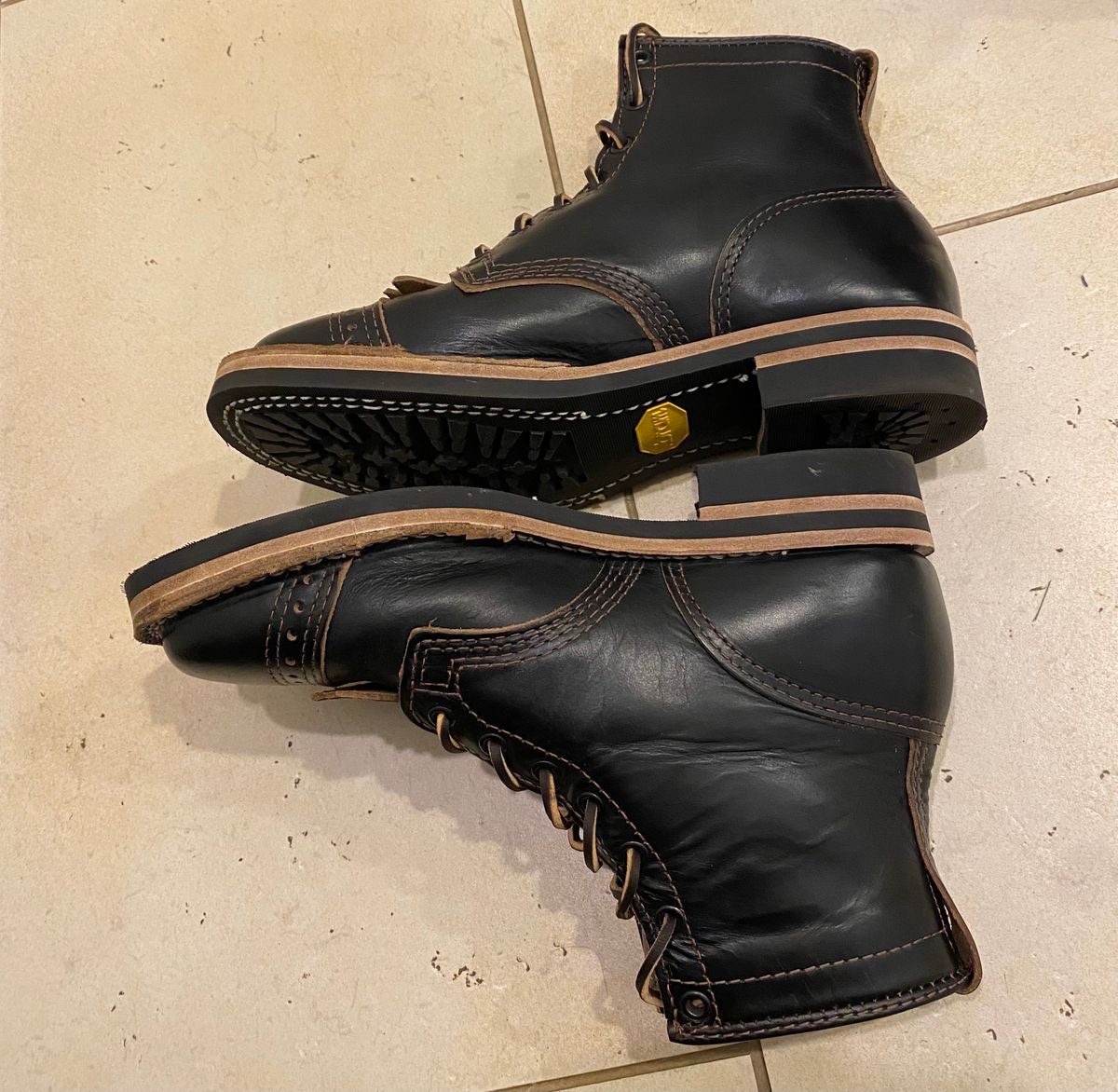 Photo by chris.8888 on November 1, 2024 of the Wesco Hendrik in Horween Black Chromexcel.
