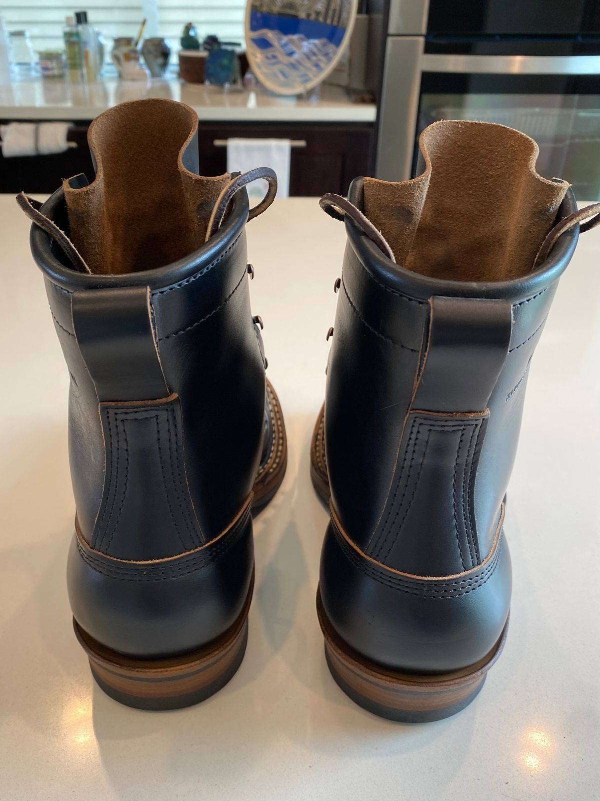 Photo by chris.8888 on May 17, 2025 of the White's Bounty Hunter in Horween Black Chromexcel Horsehide.