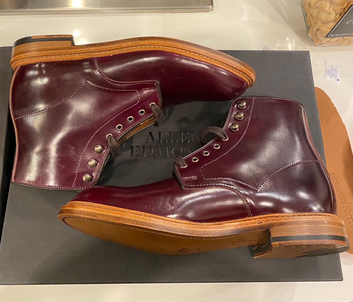 Photo by chris.8888 on January 11, 2025 of the Allen Edmonds Higgins Mill in Horween Ultraviolet Shell Cordovan.