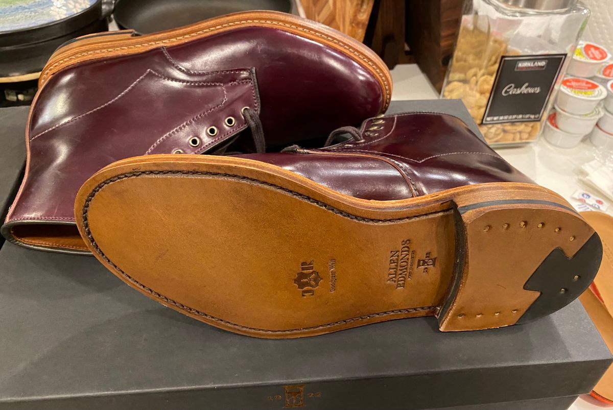 Photo by chris.8888 on January 11, 2025 of the Allen Edmonds Higgins Mill in Horween Ultraviolet Shell Cordovan.