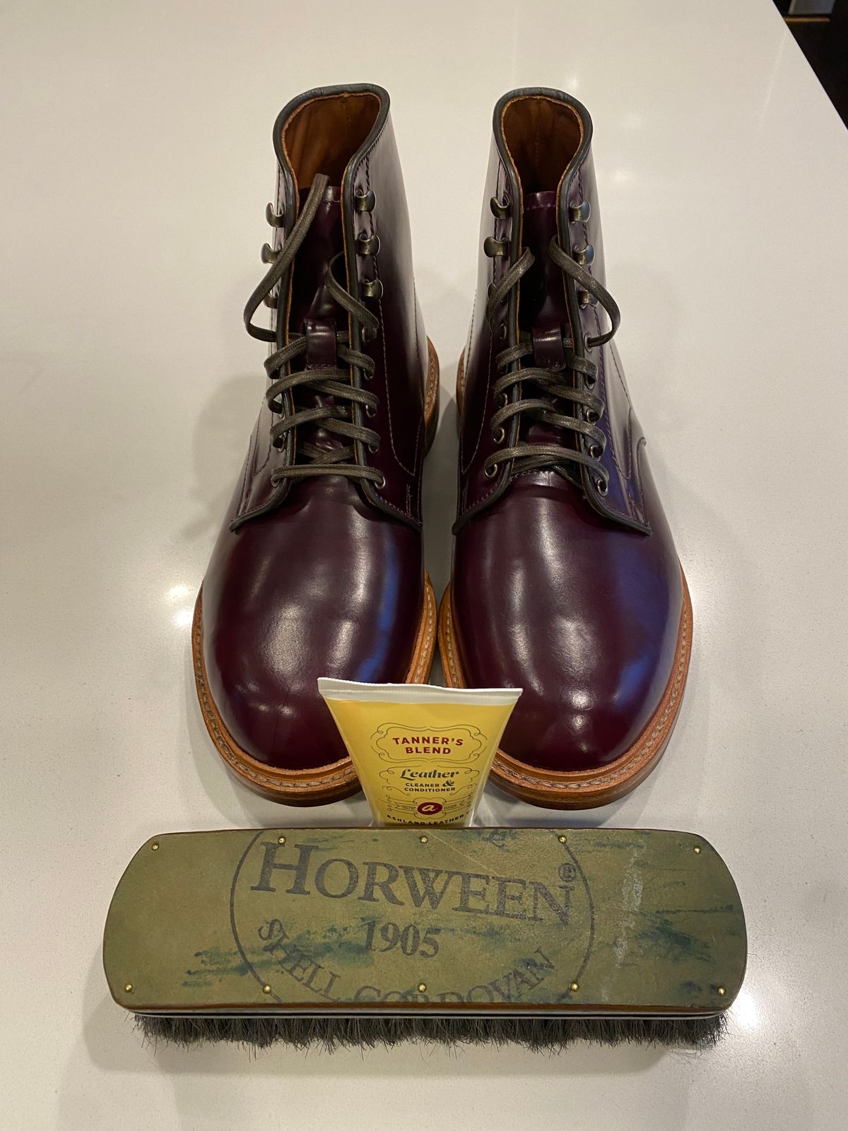 Photo by chris.8888 on January 12, 2025 of the Allen Edmonds Higgins Mill in Horween Ultraviolet Shell Cordovan.