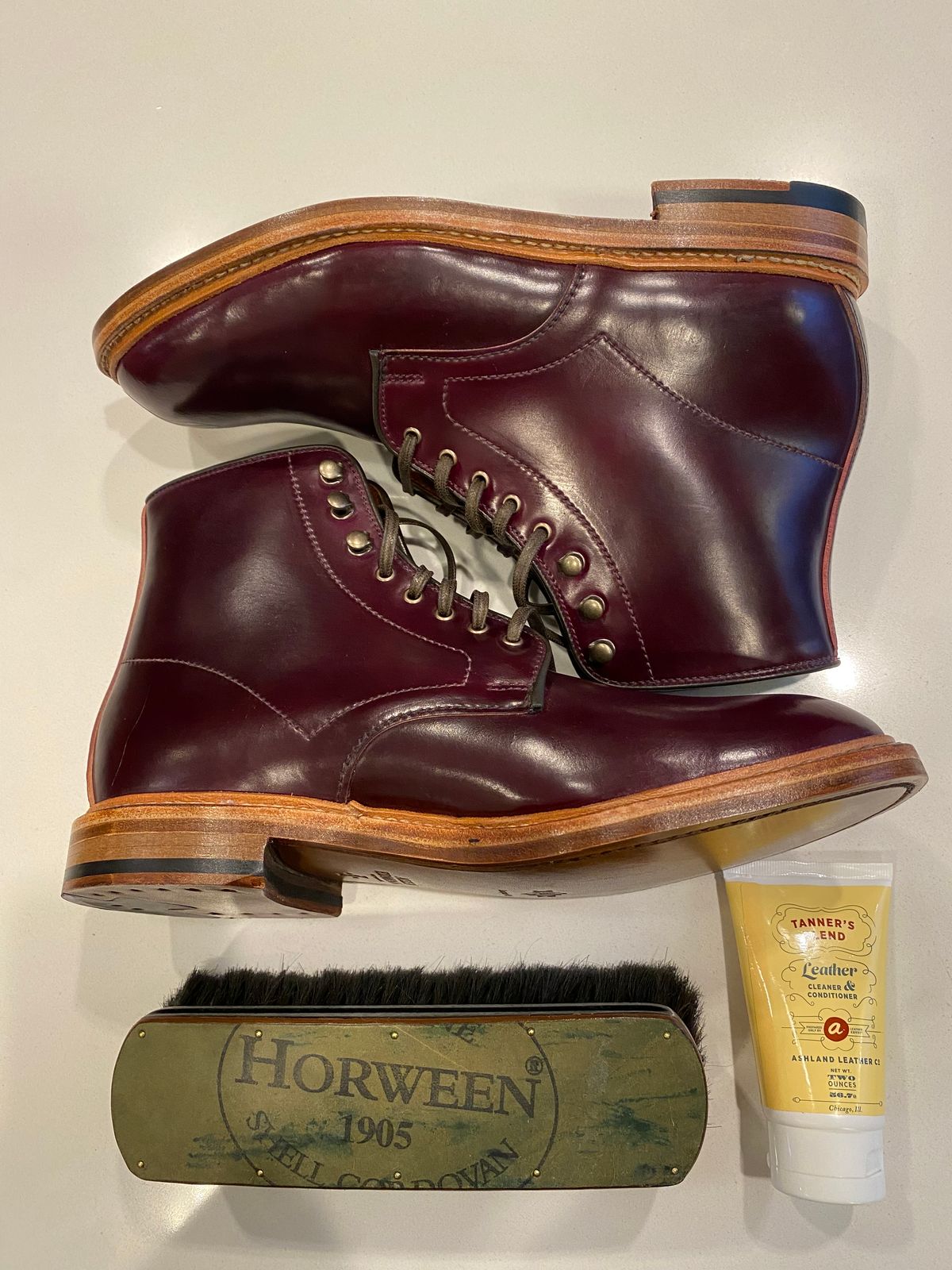 Photo by chris.8888 on January 12, 2025 of the Allen Edmonds Higgins Mill in Horween Ultraviolet Shell Cordovan.