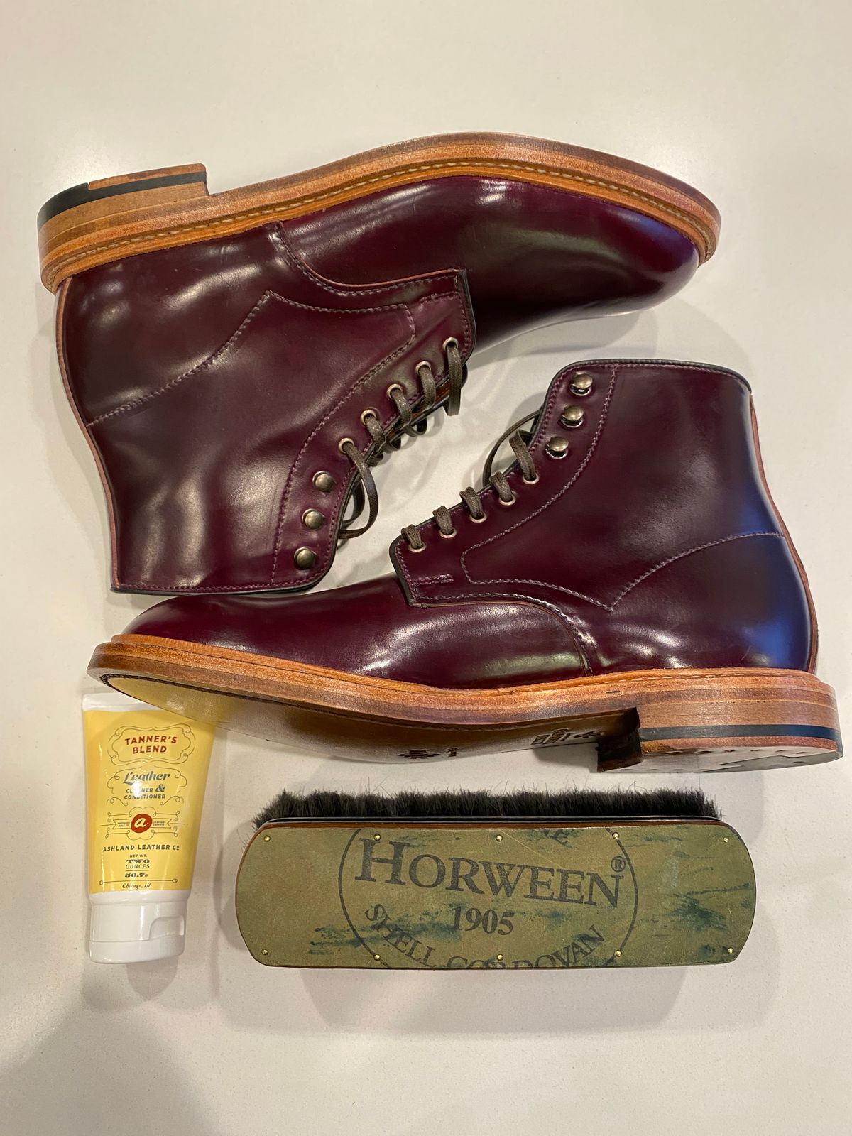 Photo by chris.8888 on January 12, 2025 of the Allen Edmonds Higgins Mill in Horween Ultraviolet Shell Cordovan.