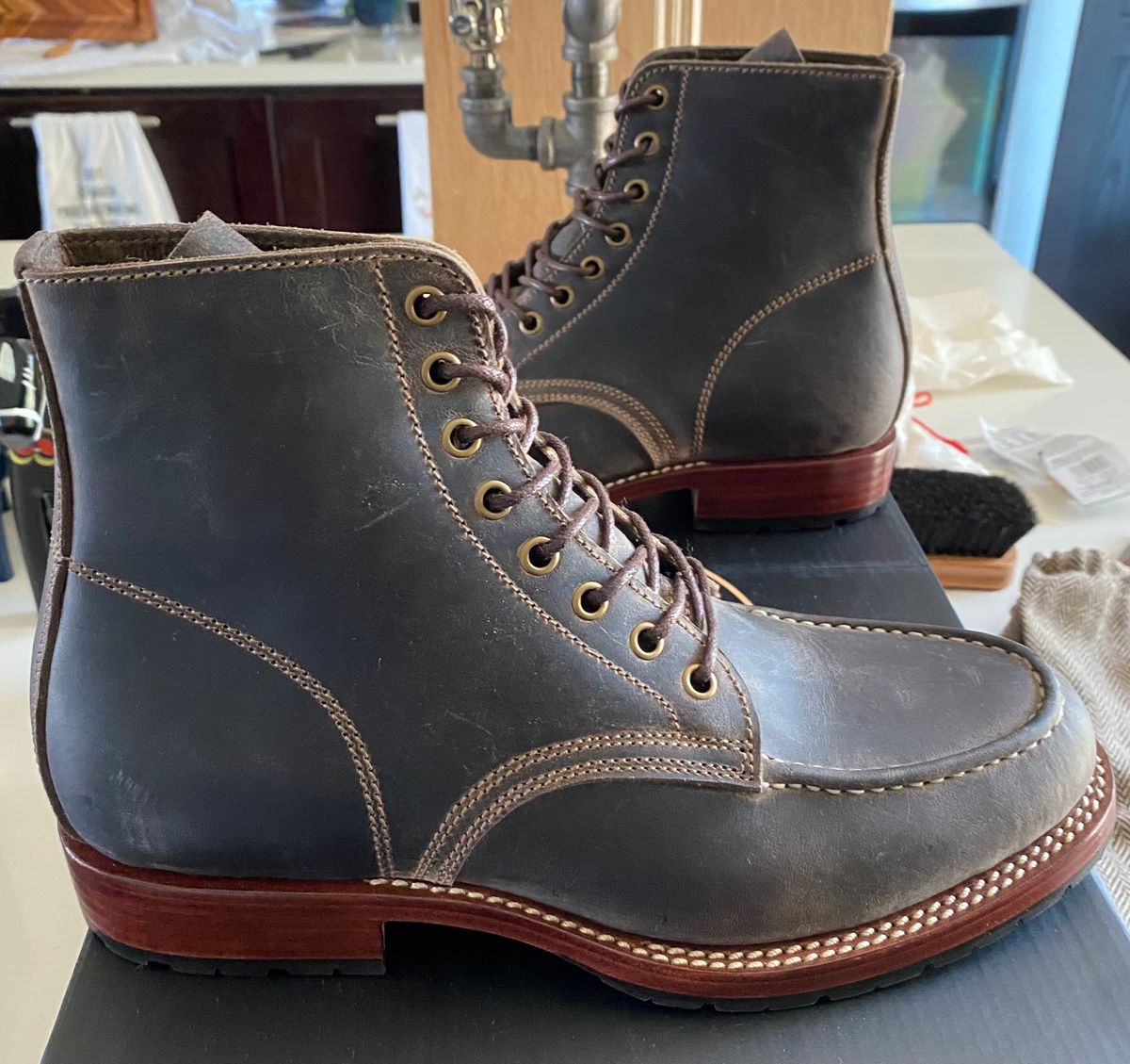 Photo by chris.8888 on October 9, 2024 of the Caswell Boot Company Danville in Gallun Charcoal Teton Stag.