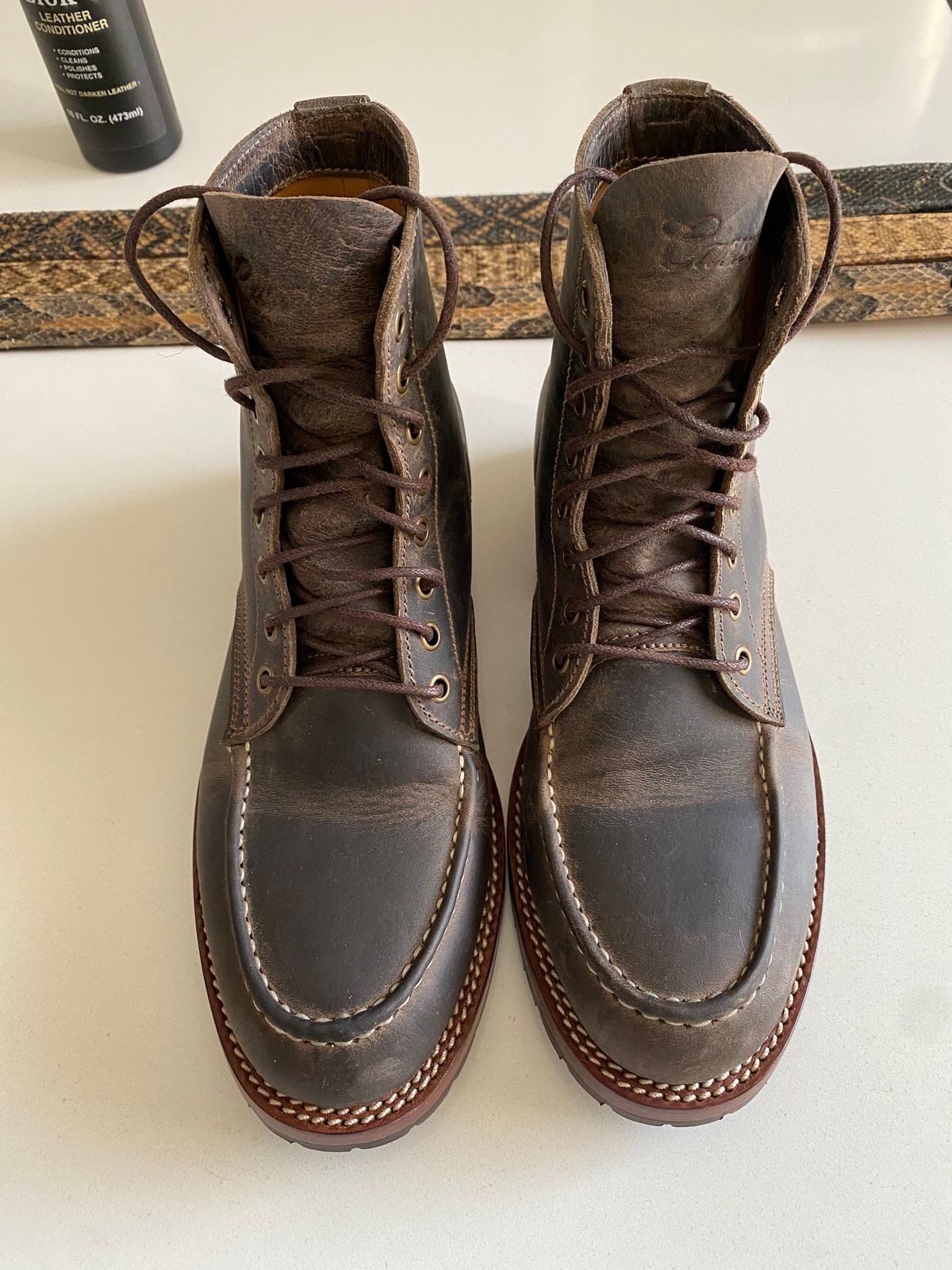 Photo by chris.8888 on March 26, 2025 of the Caswell Boot Company Danville in Gallun Charcoal Teton Stag.