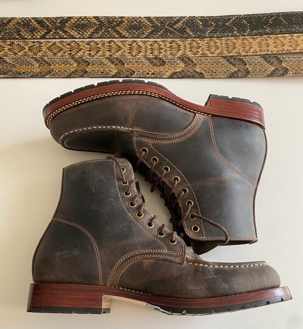 Photo by chris.8888 on March 26, 2025 of the Caswell Boot Company Danville in Gallun Charcoal Teton Stag.