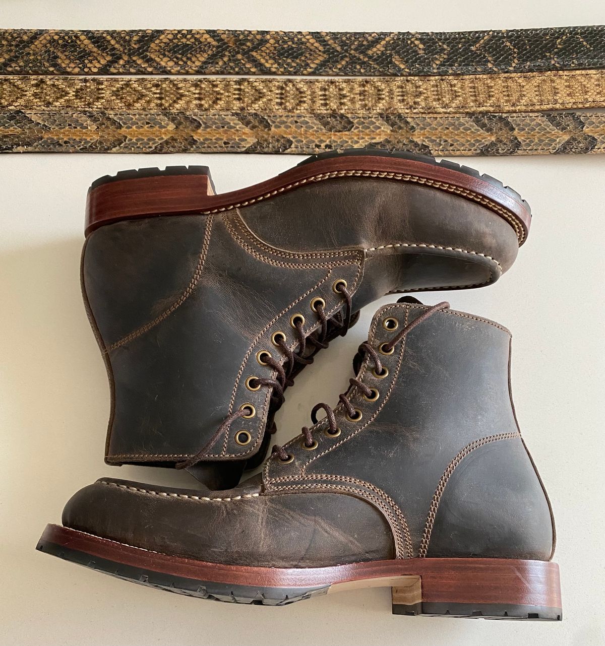 Photo by chris.8888 on March 26, 2025 of the Caswell Boot Company Danville in Gallun Charcoal Teton Stag.