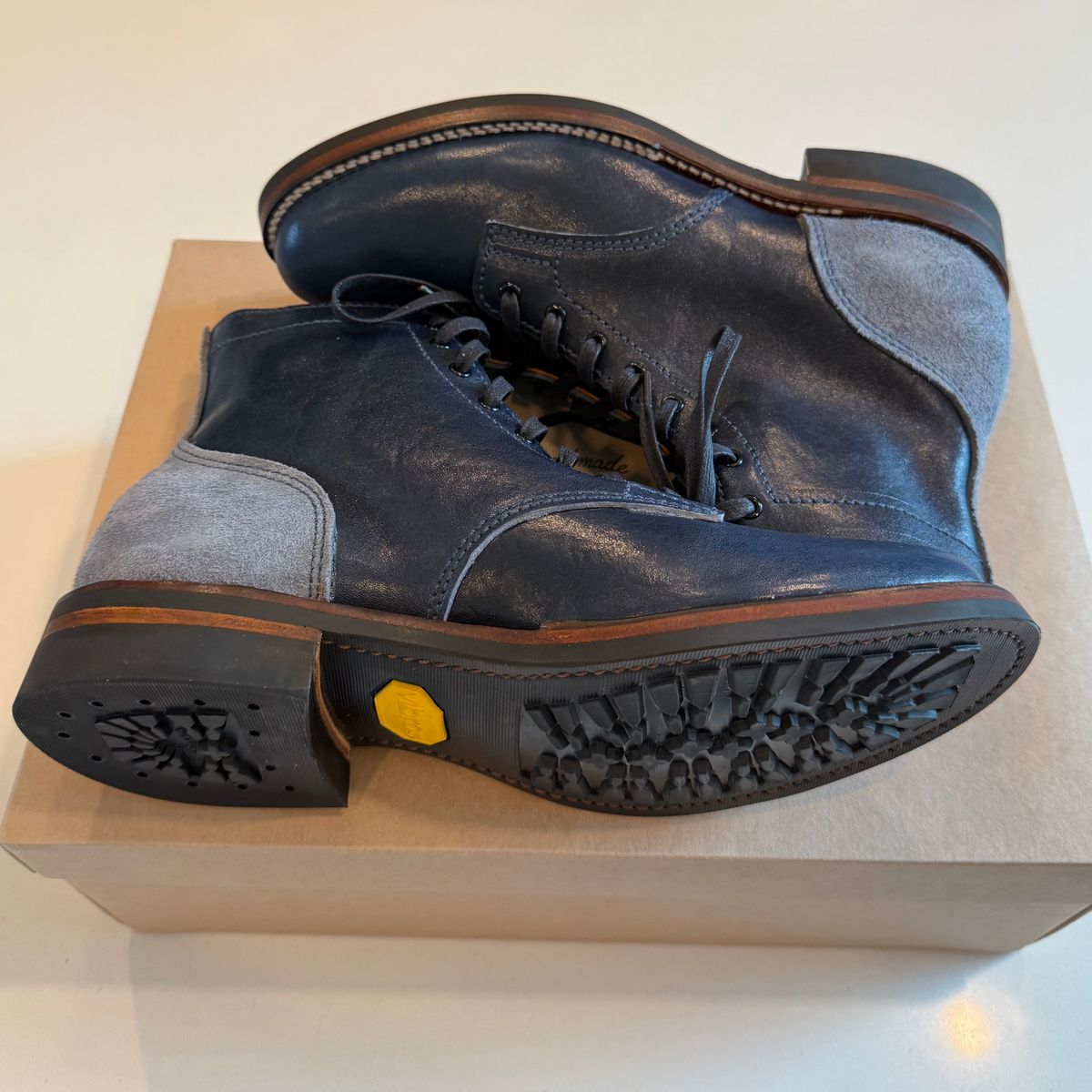 Photo by chris.8888 on July 12, 2025 of the Oldspeed Service Boot 6” in Horween Navy Aspen Horsefront.