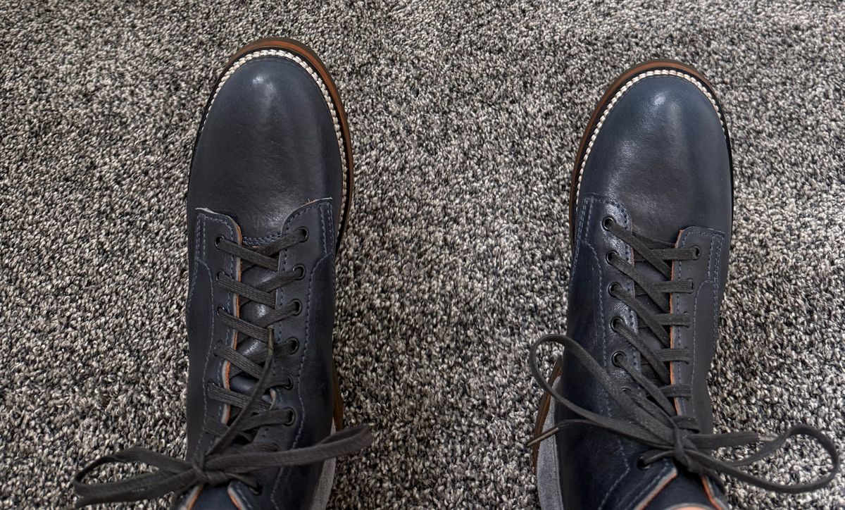 Photo by chris.8888 on July 12, 2025 of the Oldspeed Service Boot 6” in Horween Navy Aspen Horsefront.