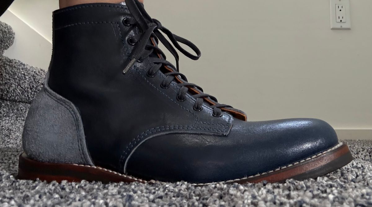 Photo by chris.8888 on July 12, 2025 of the Oldspeed Service Boot 6” in Horween Navy Aspen Horsefront.
