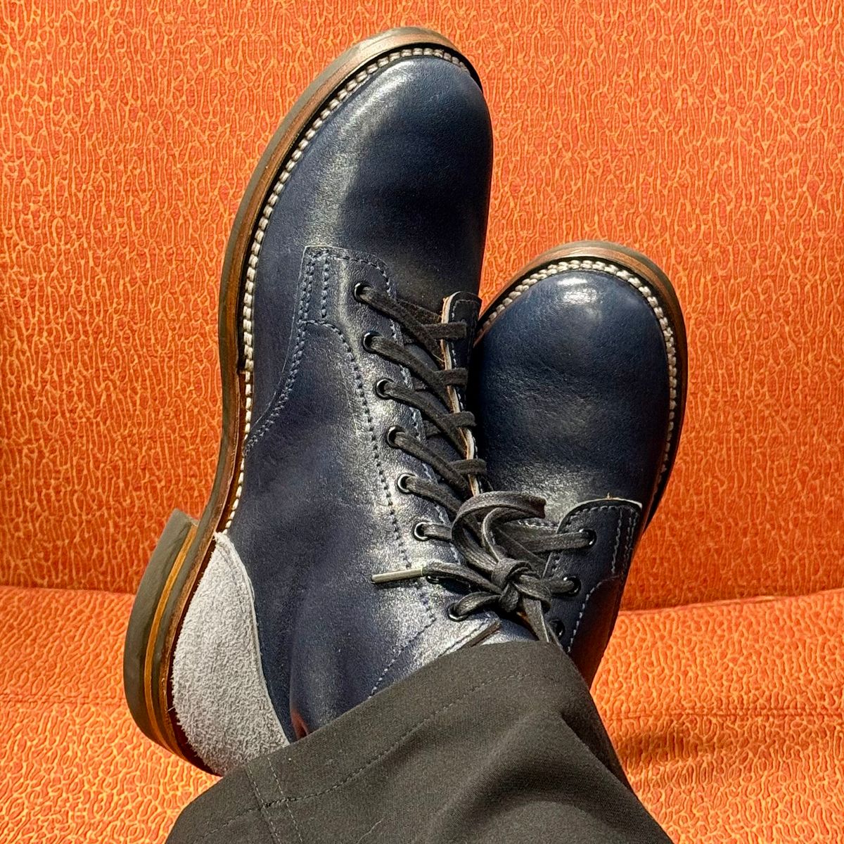 Photo by chris.8888 on July 25, 2025 of the Oldspeed Service Boot 6” in Horween Navy Aspen Horsefront.