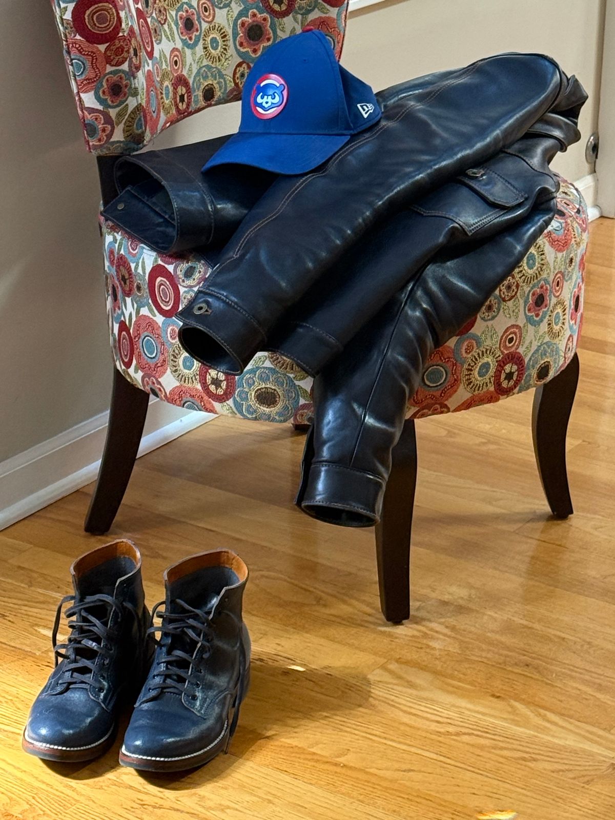 Photo by chris.8888 on September 7, 2025 of the Oldspeed Service Boot 6” in Horween Navy Aspen Horsefront.