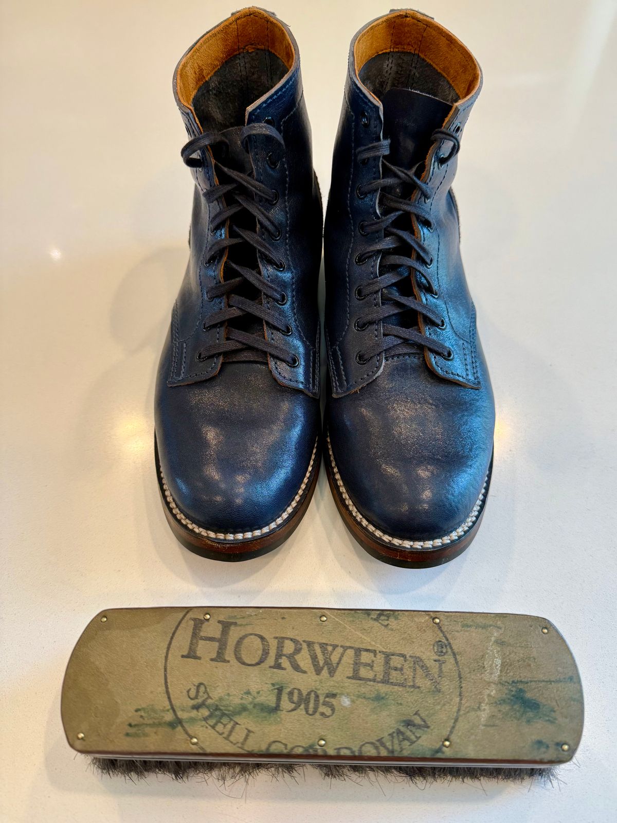 Photo by chris.8888 on September 23, 2025 of the Oldspeed Service Boot 6” in Horween Navy Aspen Horsefront.