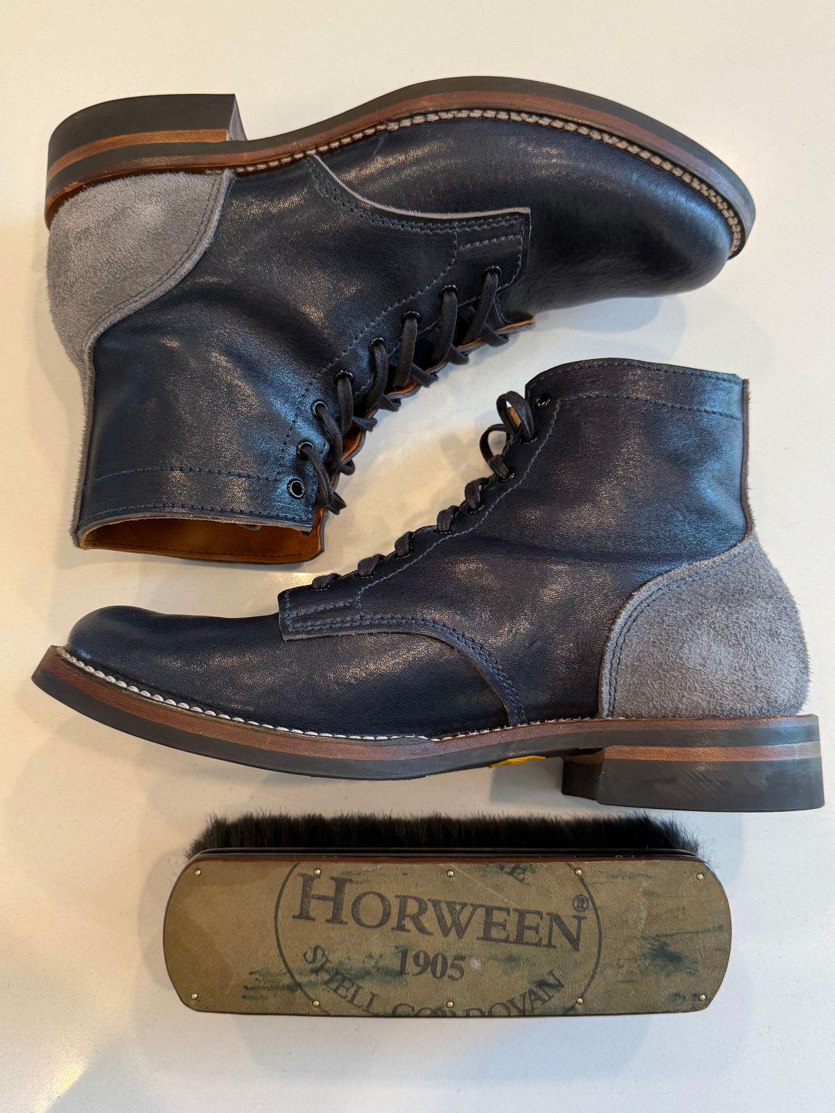 Photo by chris.8888 on September 23, 2025 of the Oldspeed Service Boot 6” in Horween Navy Aspen Horsefront.