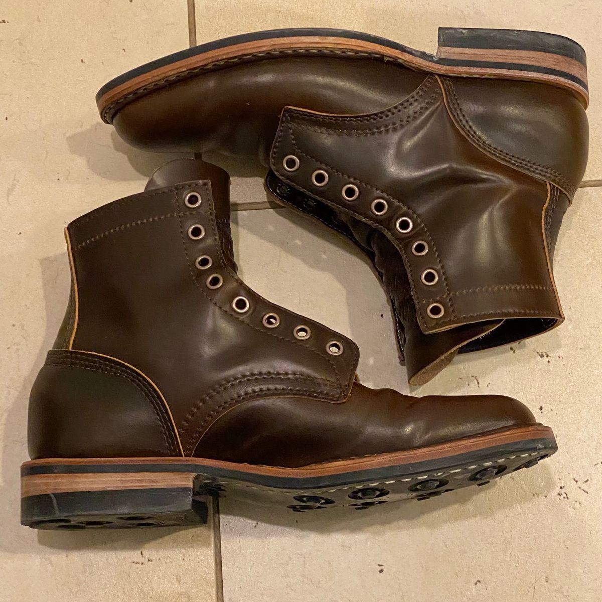 Photo by chris.8888 on February 15, 2025 of the White's MP-Sherman Plain Toe in Horween Brown Shell Cordovan.