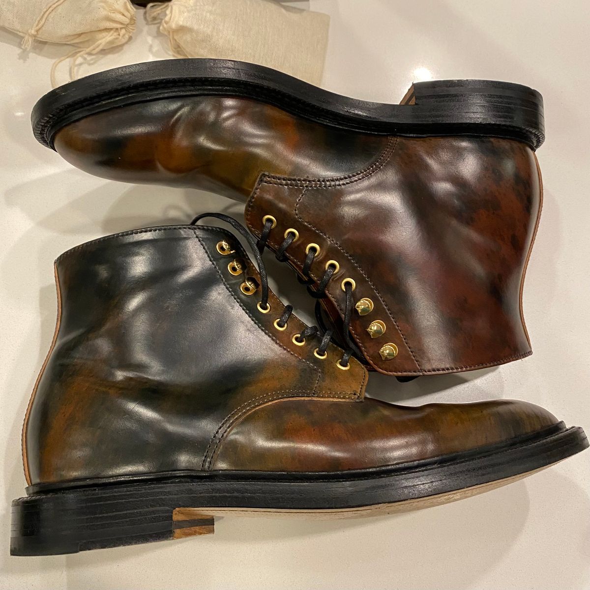Photo by chris.8888 on November 15, 2024 of the Grant Stone Edward Boot in Horween Marbled Black Shell Cordovan.