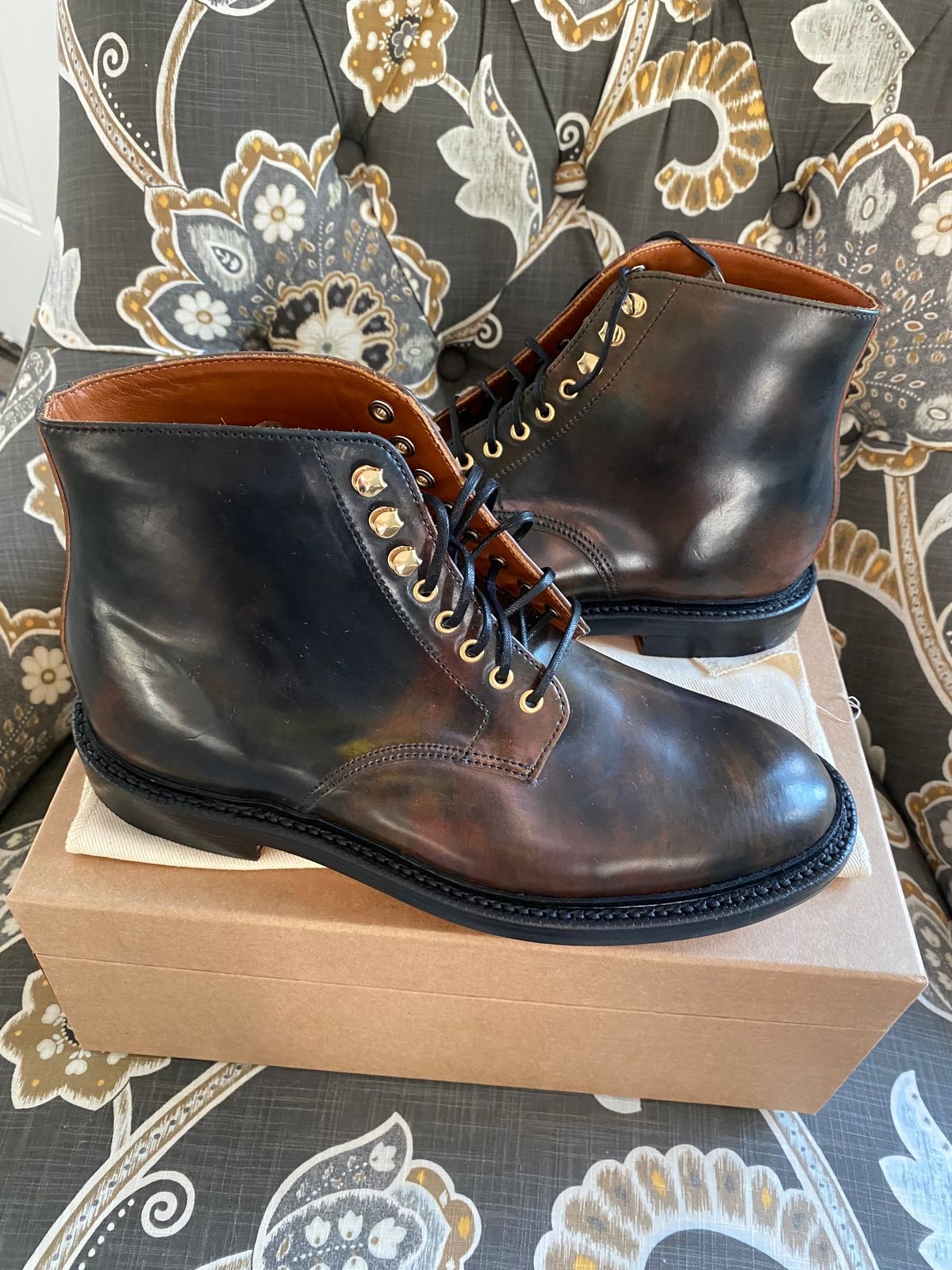 Photo by chris.8888 on June 29, 2024 of the Grant Stone Edward Boot in Horween Marbled Black Shell Cordovan.