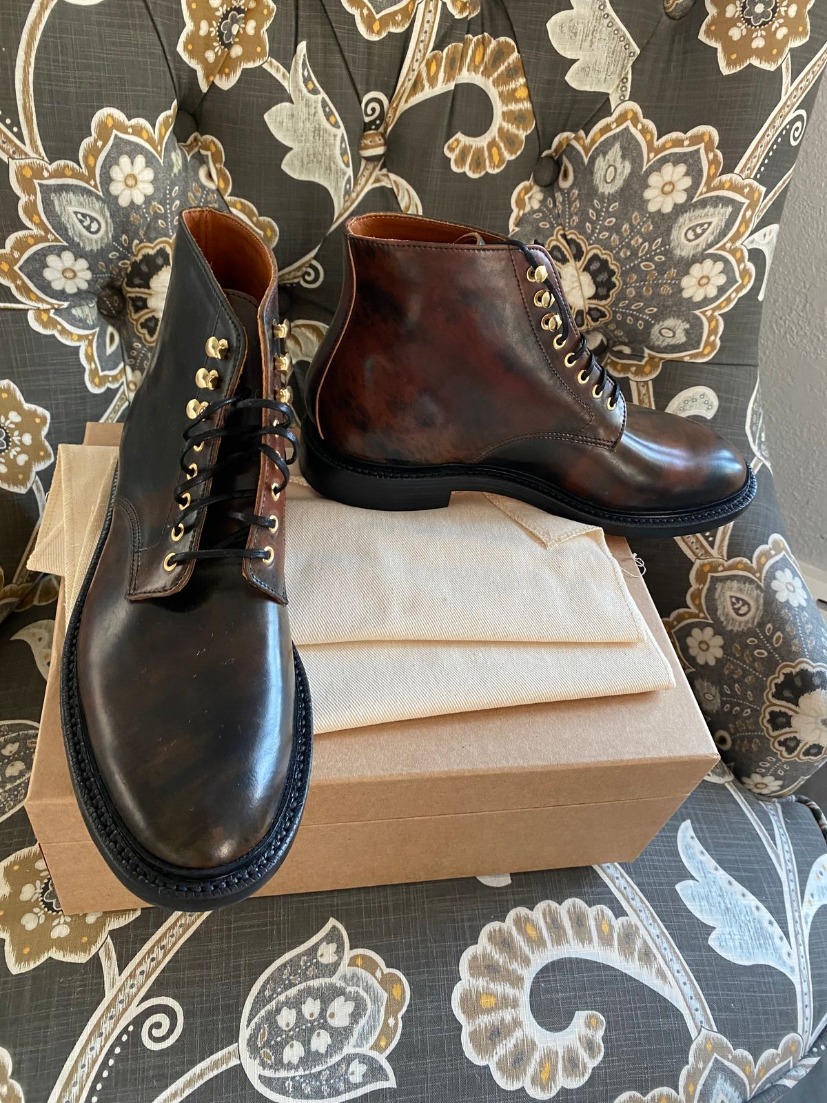 Photo by chris.8888 on June 29, 2024 of the Grant Stone Edward Boot in Horween Marbled Black Shell Cordovan.