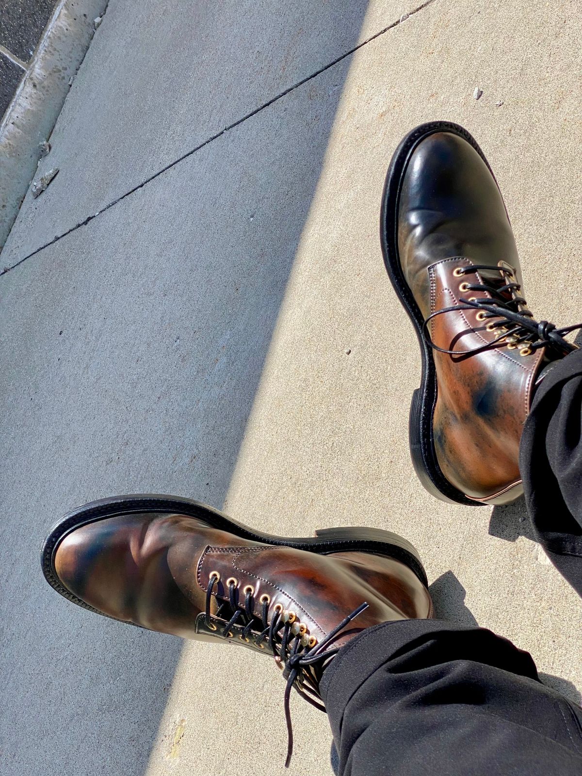 Photo by chris.8888 on May 6, 2025 of the Grant Stone Edward Boot in Horween Marbled Black Shell Cordovan.